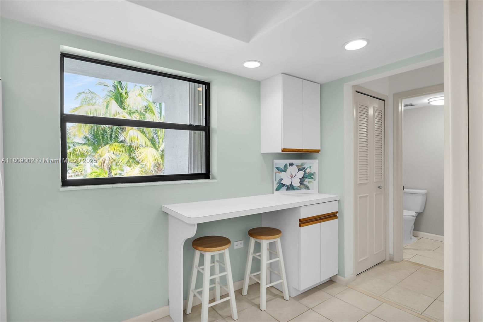 CAY CONDOMINIUM - Residential