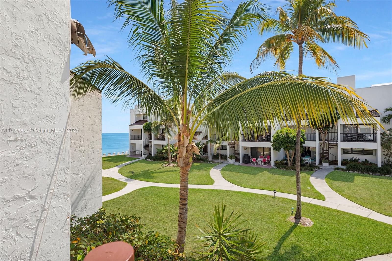 CAY CONDOMINIUM - Residential