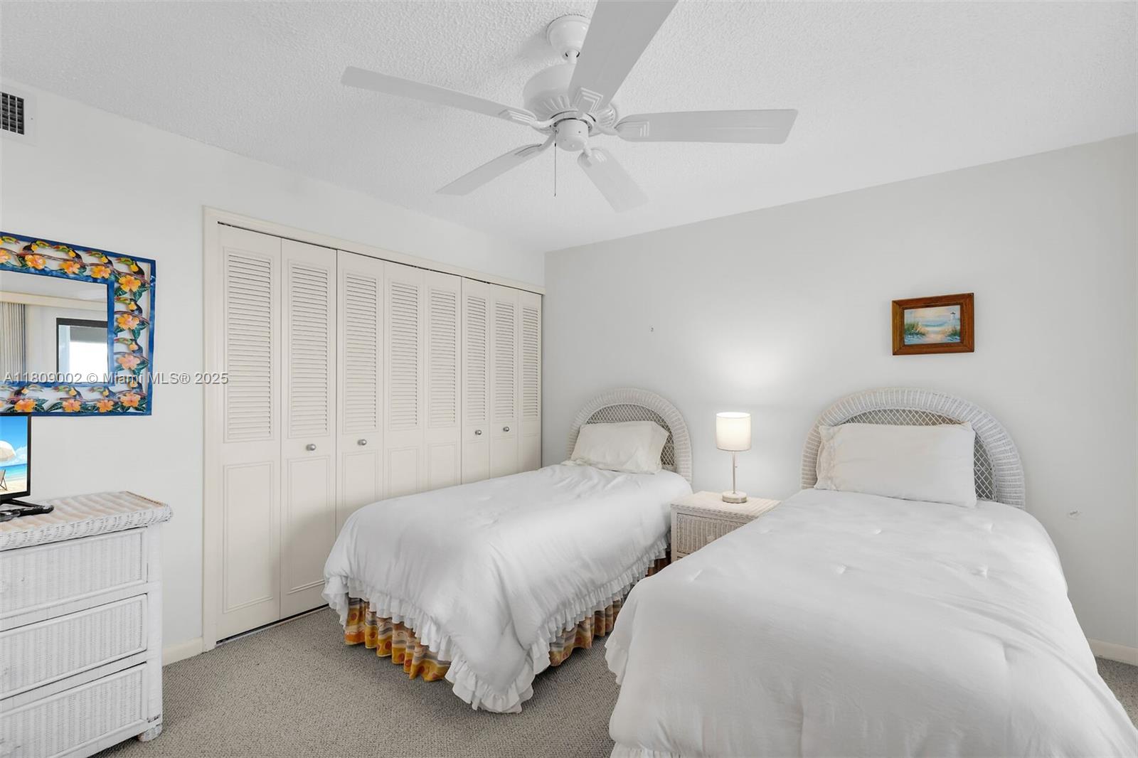 CAY CONDOMINIUM - Residential