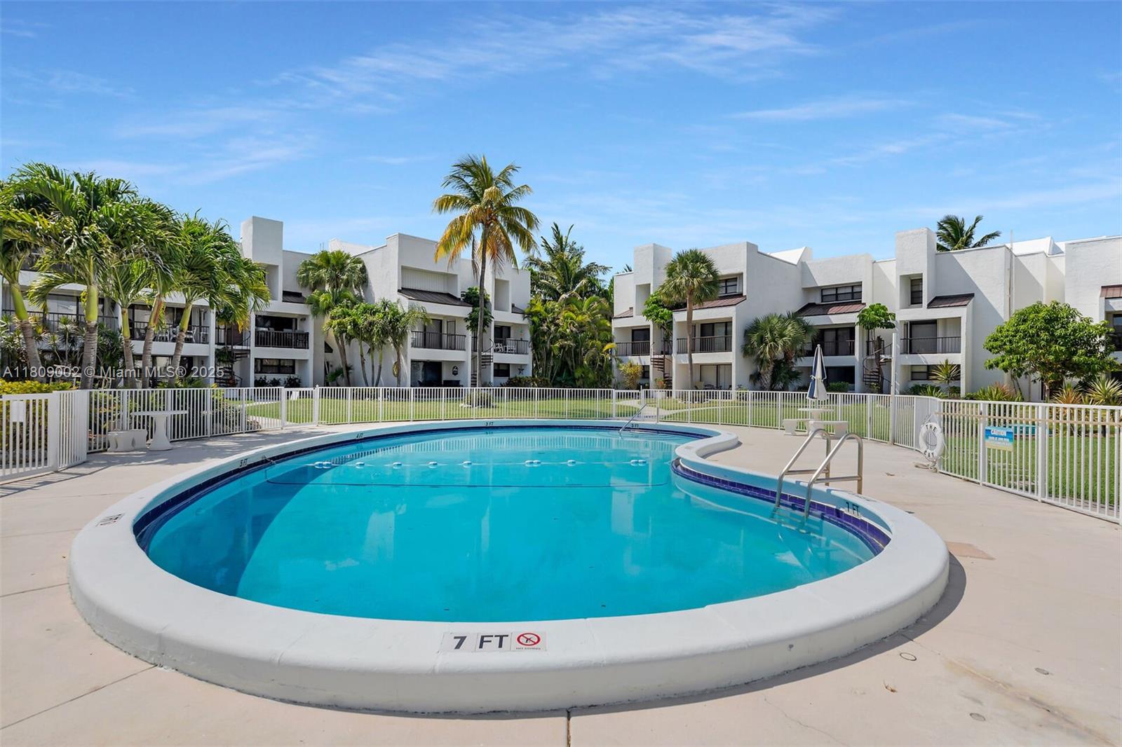 CAY CONDOMINIUM - Residential