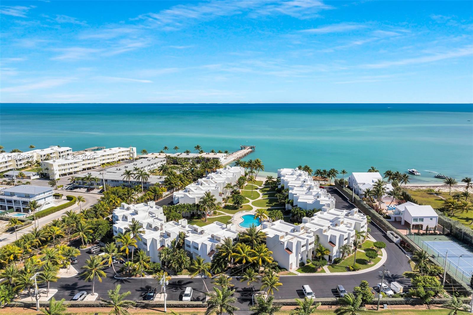 CAY CONDOMINIUM - Residential