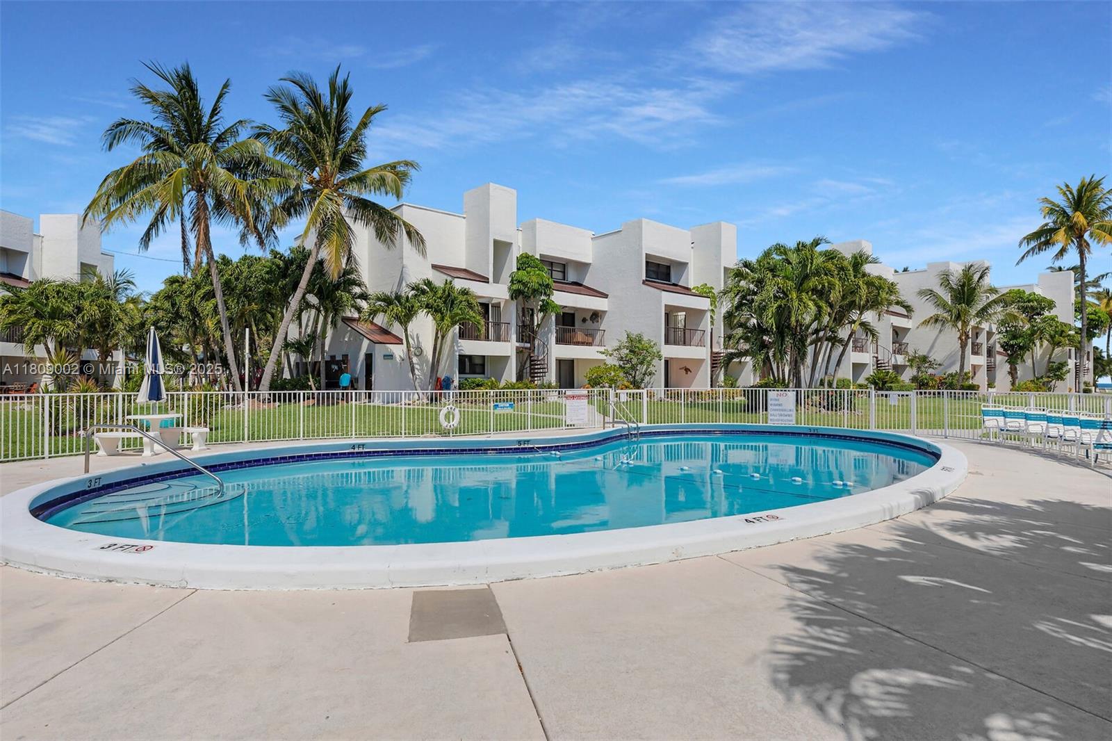 CAY CONDOMINIUM - Residential