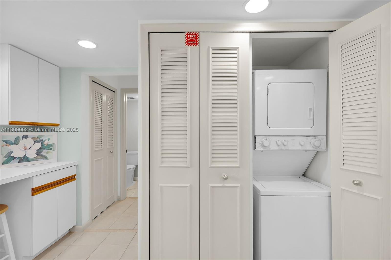 CAY CONDOMINIUM - Residential