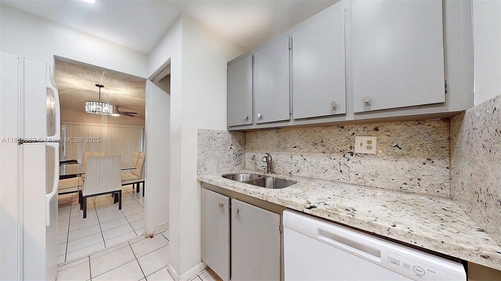 RAMBLEWOOD EAST CONDO - Residential