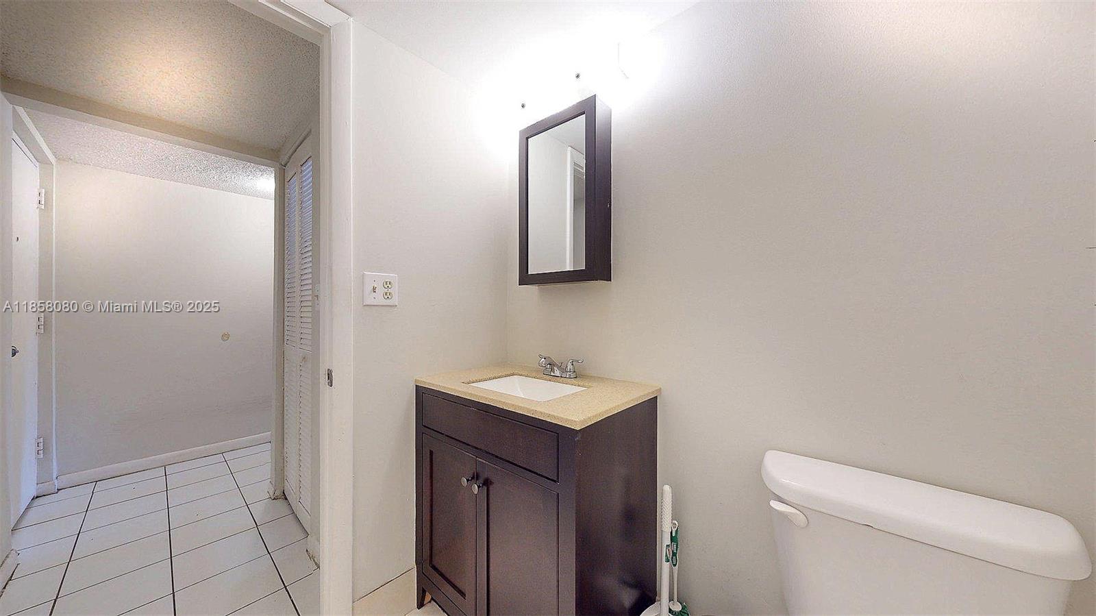 RAMBLEWOOD EAST CONDO - Residential