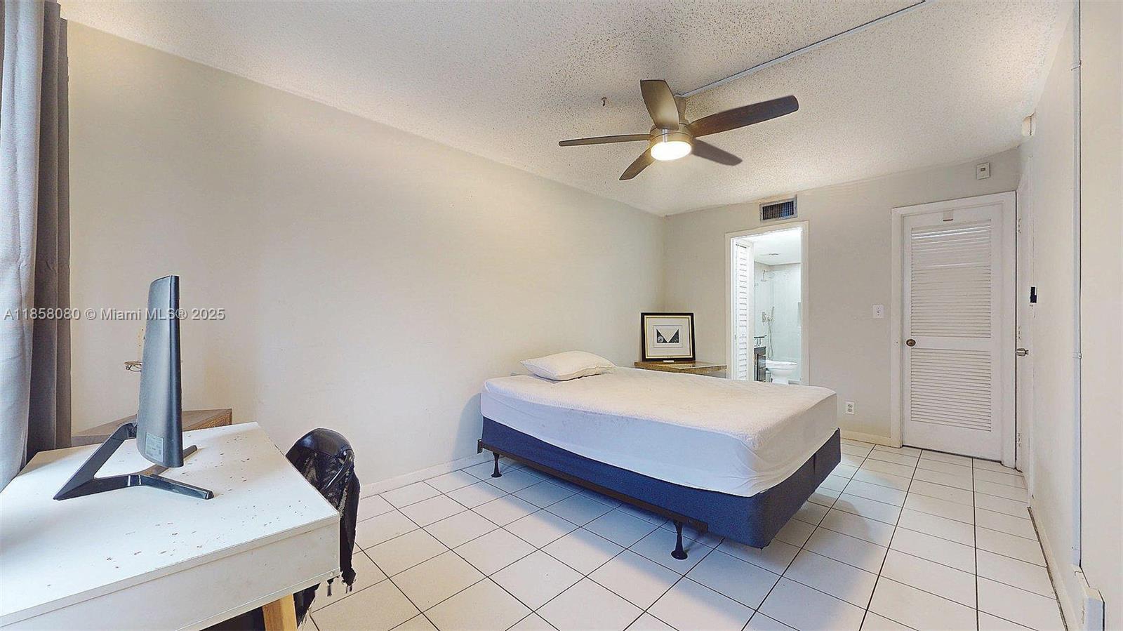 RAMBLEWOOD EAST CONDO - Residential