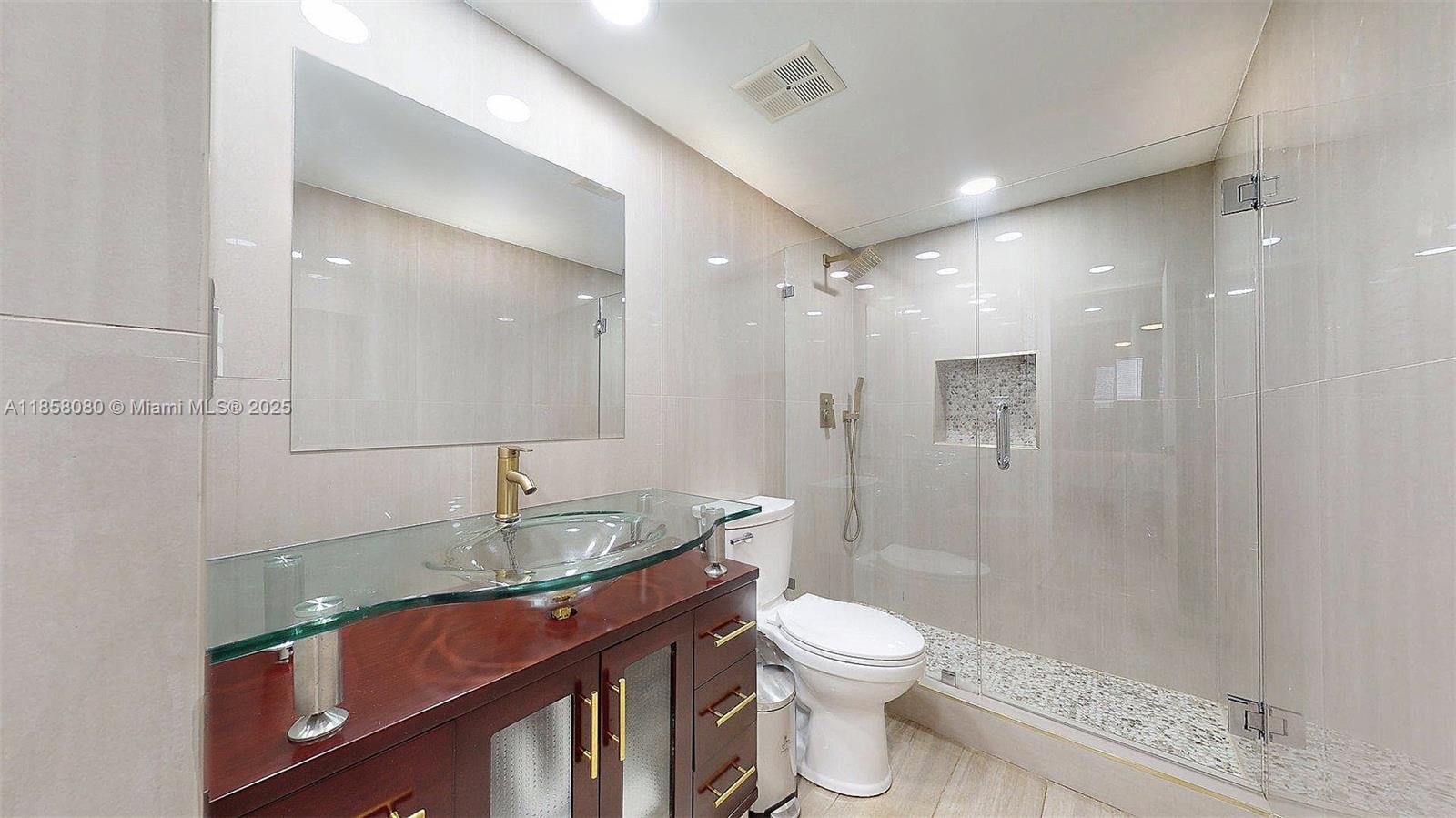 RAMBLEWOOD EAST CONDO - Residential