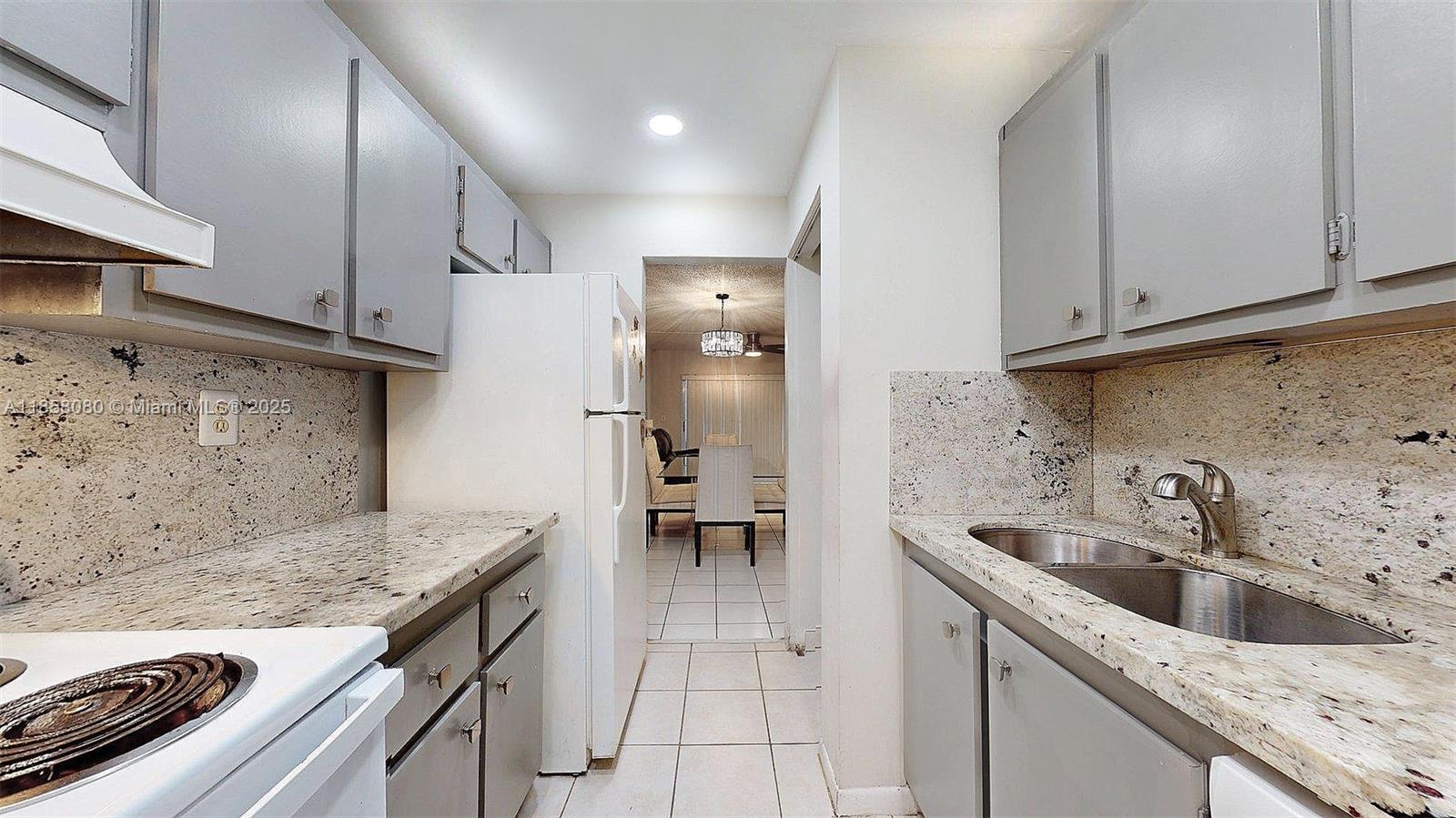 RAMBLEWOOD EAST CONDO - Residential