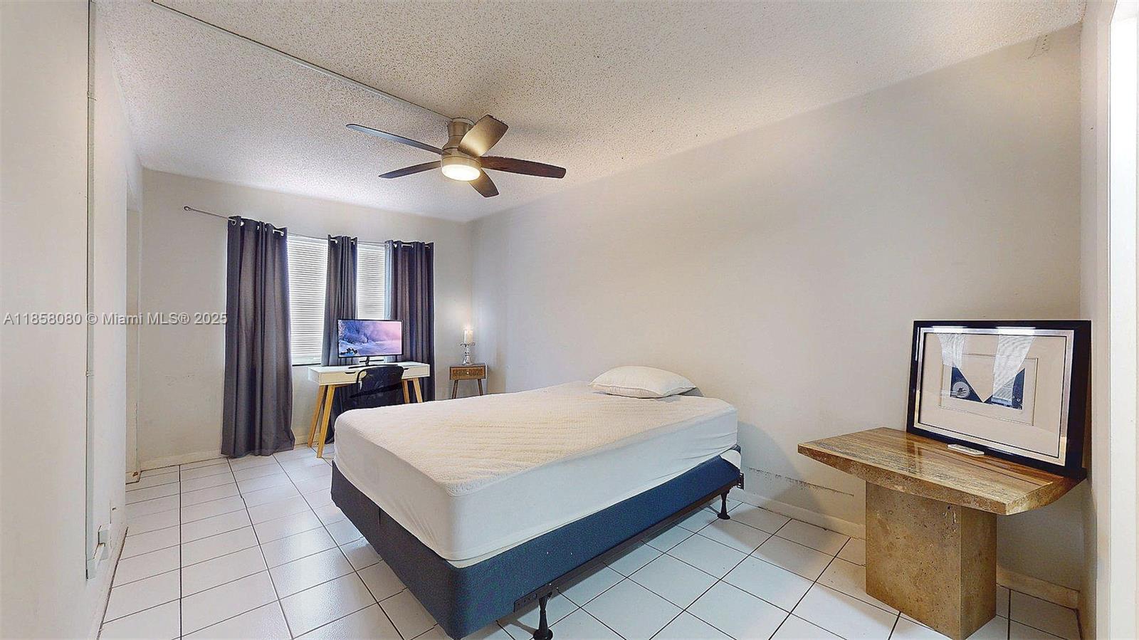 RAMBLEWOOD EAST CONDO - Residential