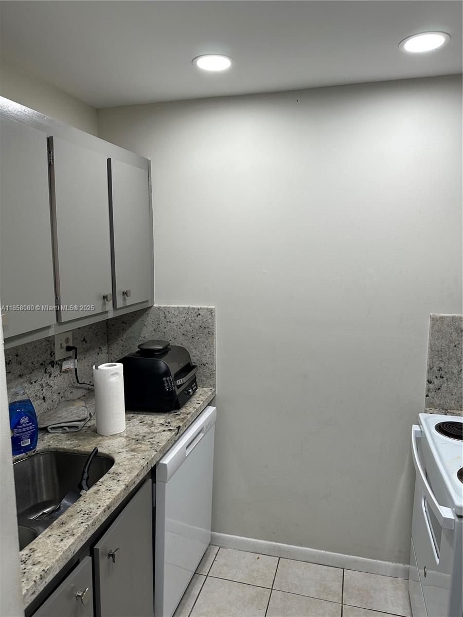 4153 NW 90th Ave 103