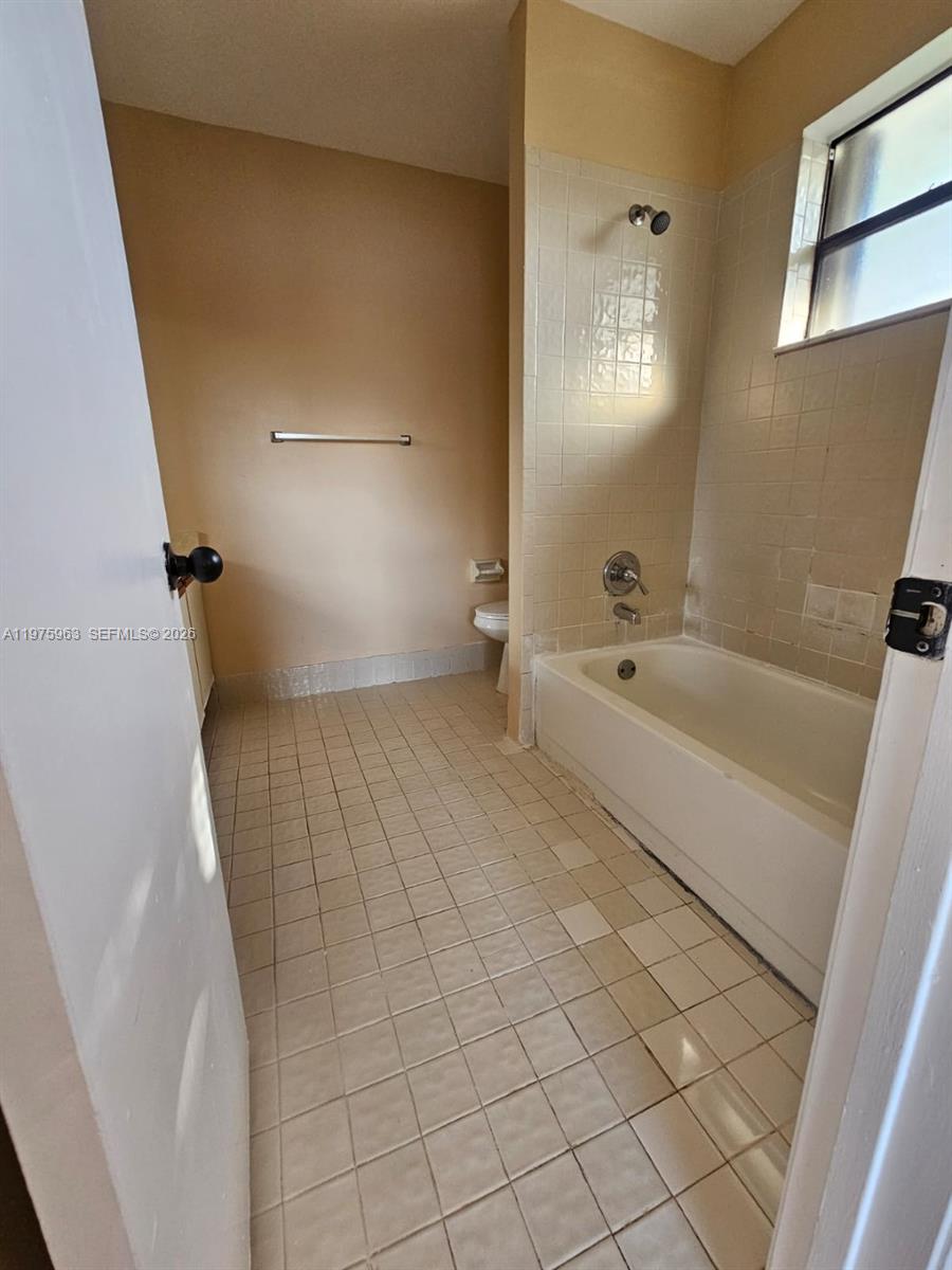 CASTLEWOOD VILLAGE - Residential Lease