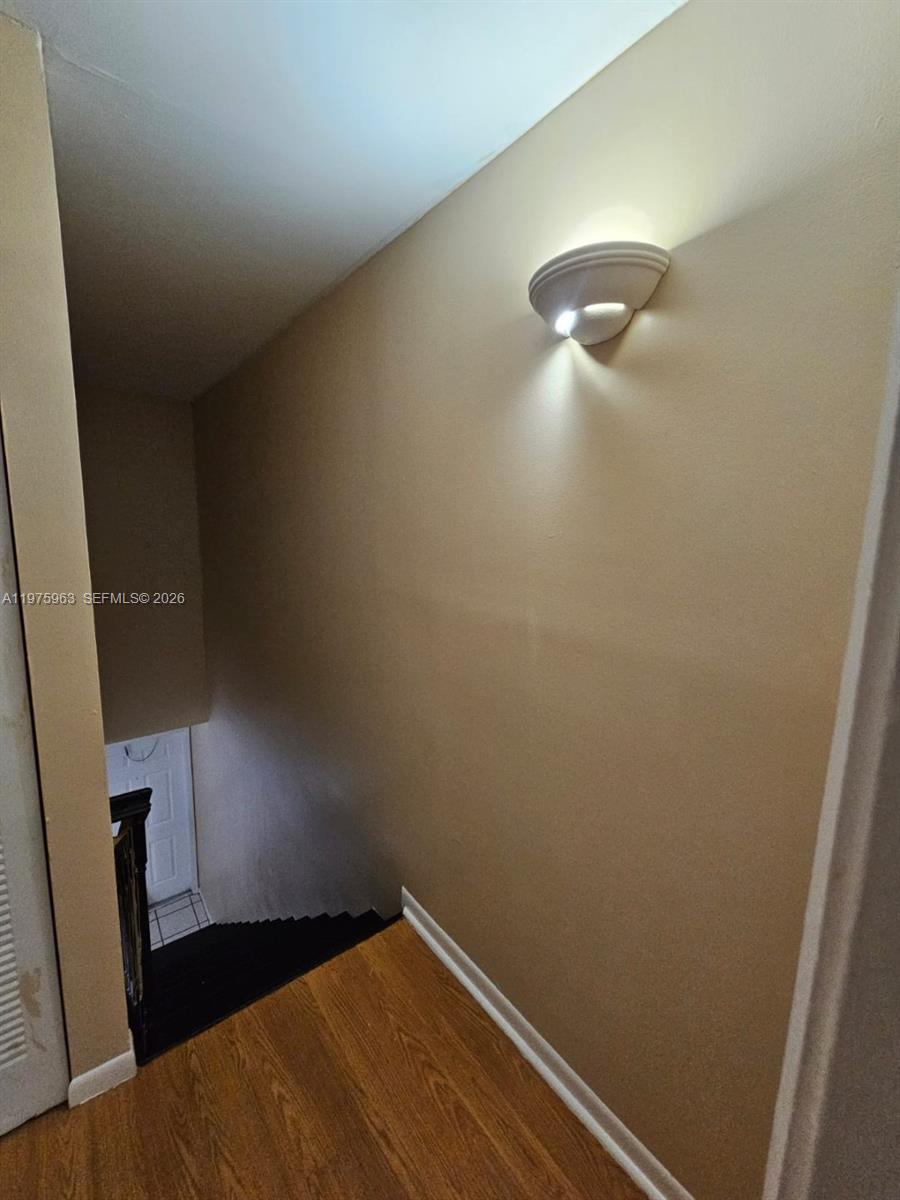 CASTLEWOOD VILLAGE - Residential Lease