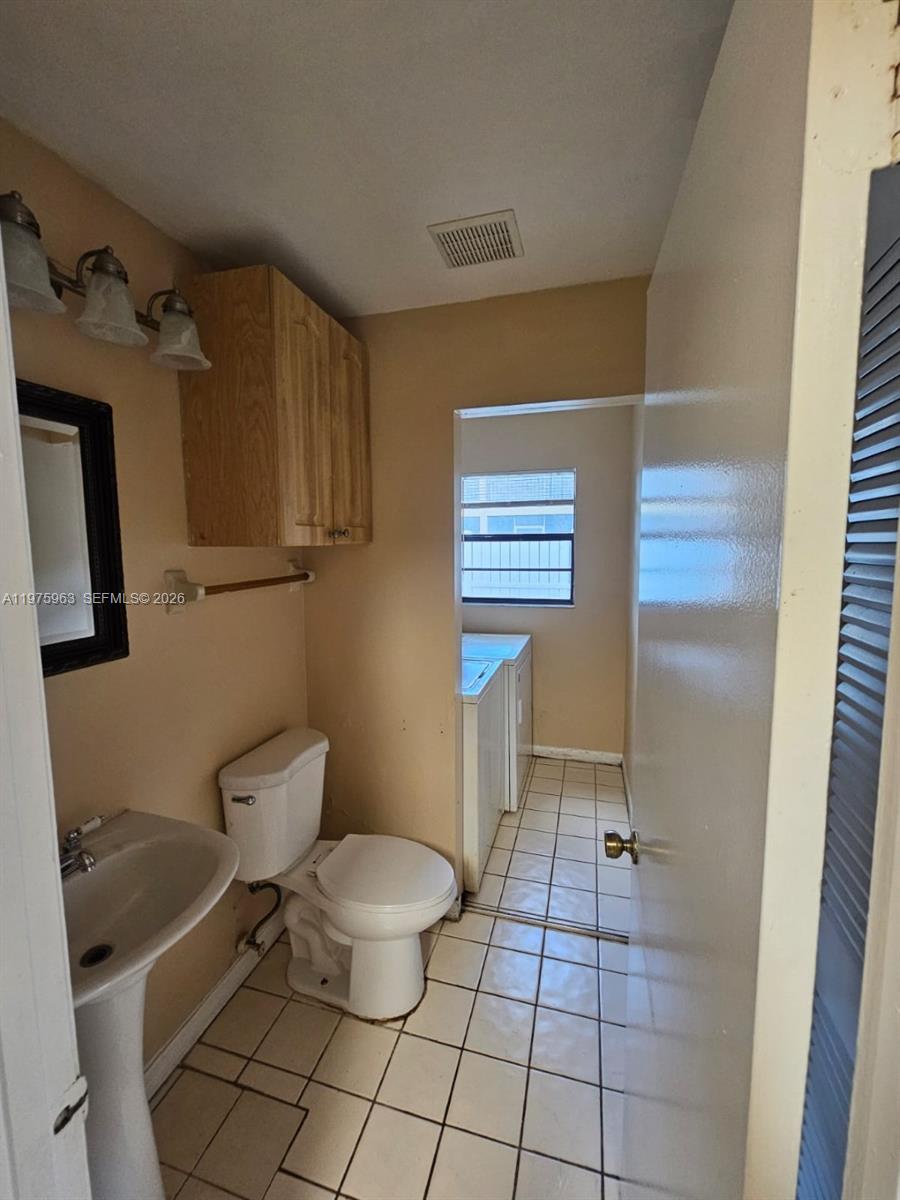 CASTLEWOOD VILLAGE - Residential Lease