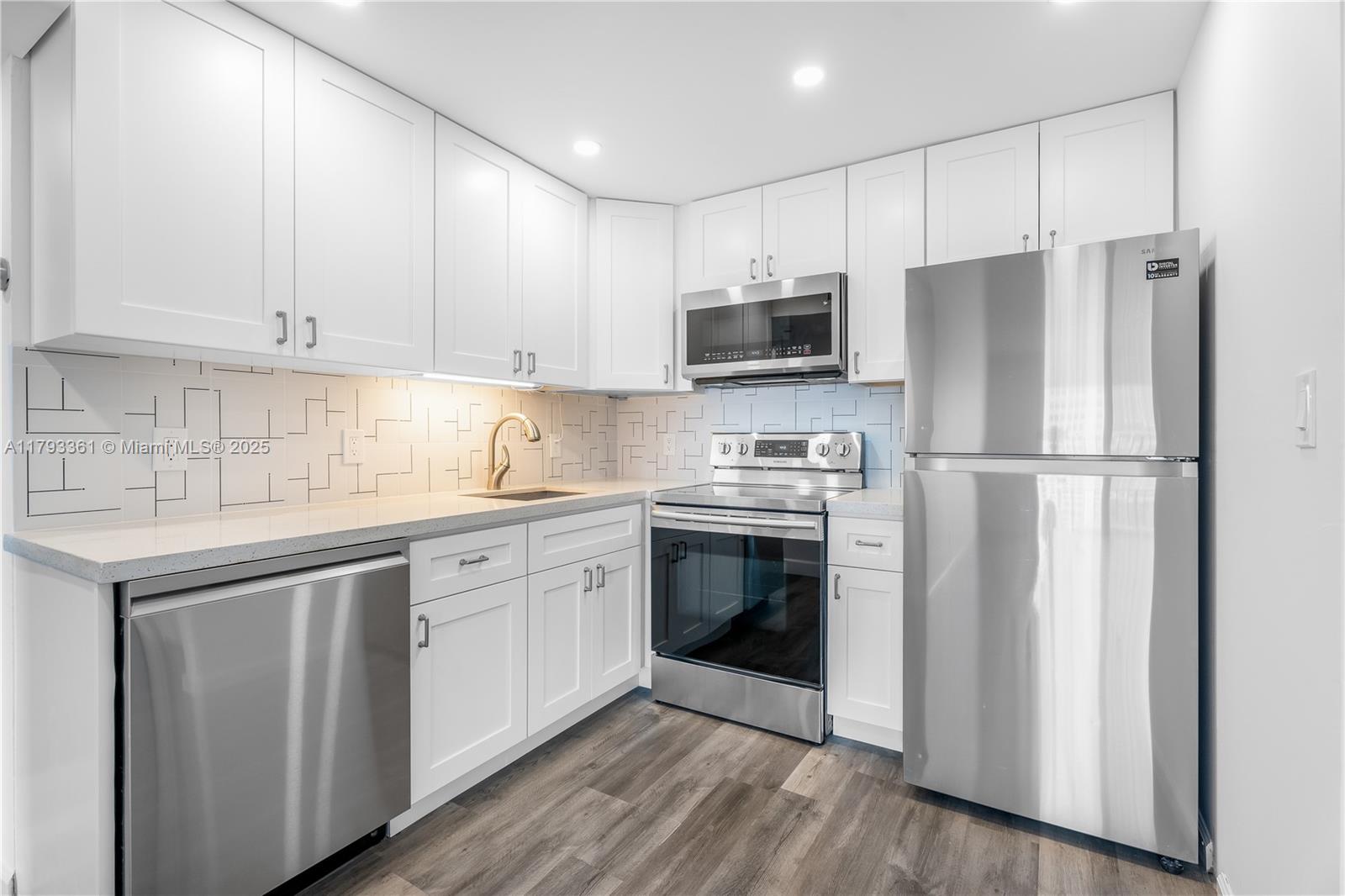 Rental Property at 899 West Ave 8D, Miami Beach, Miami-Dade County, Florida - Bedrooms: 1 
Bathrooms: 1  - $2,350 MO.