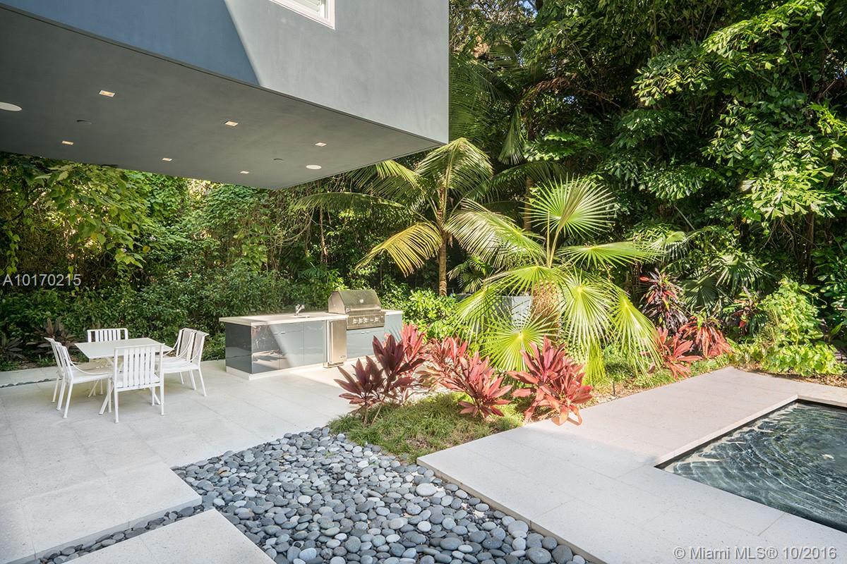 BISCAYNE CAMP - Residential