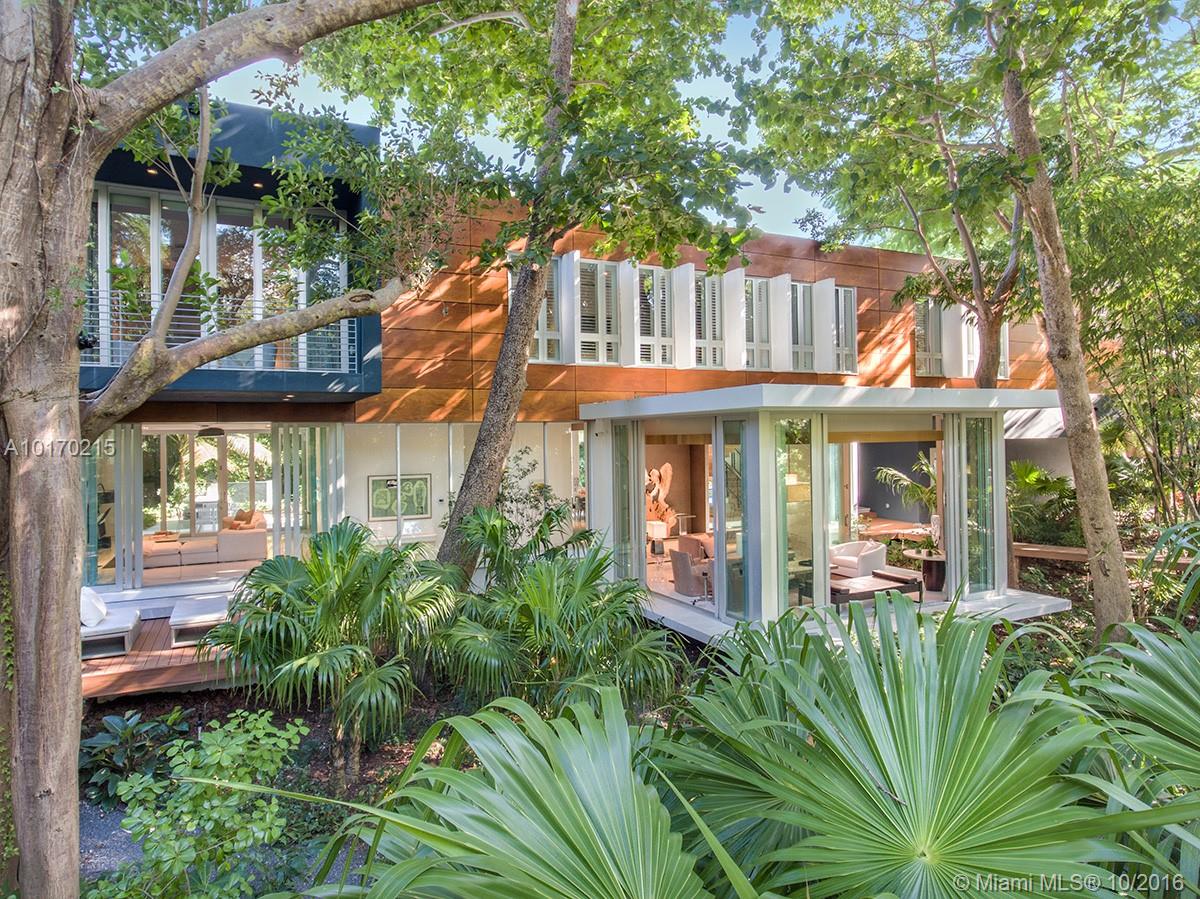 BISCAYNE CAMP - Residential