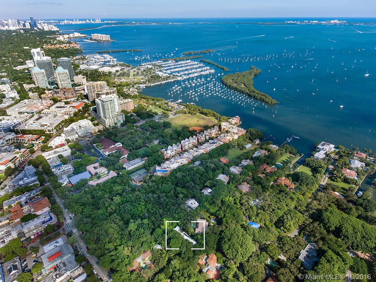 BISCAYNE CAMP - Residential