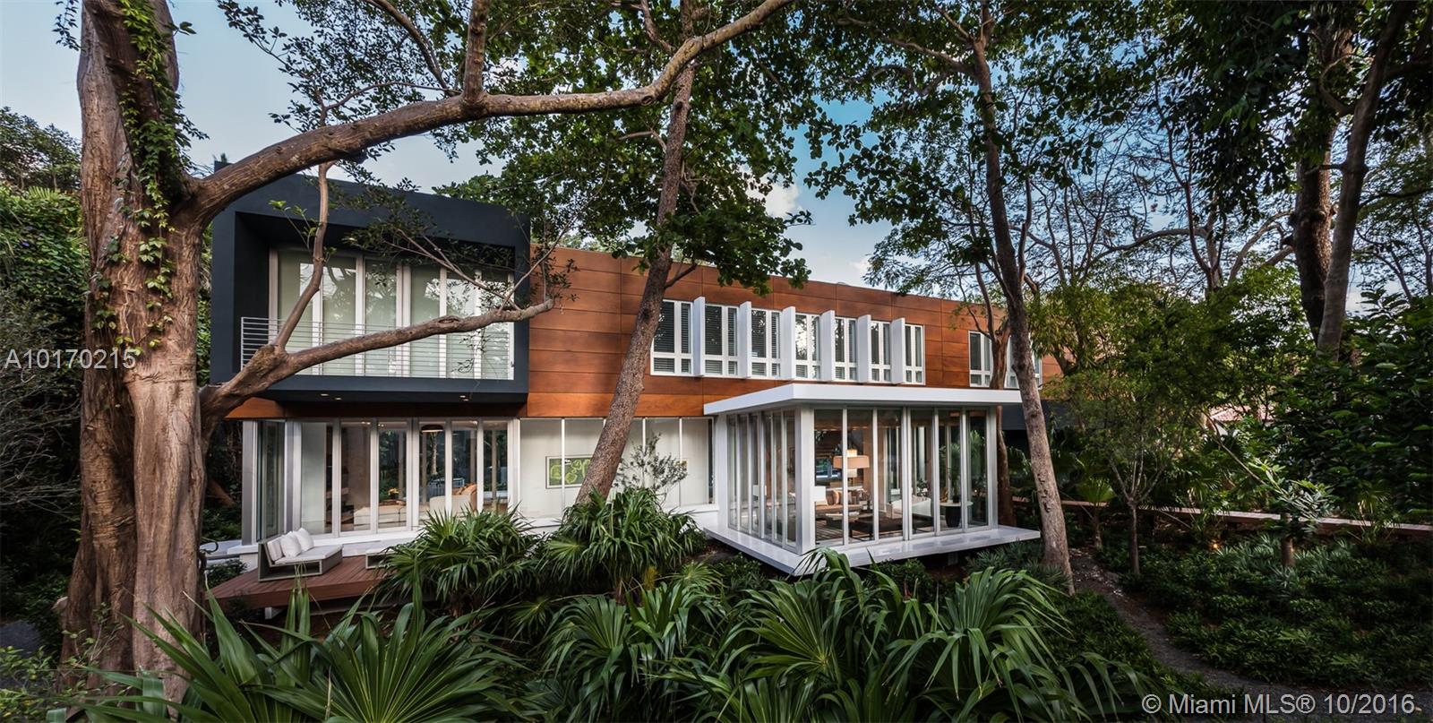 BISCAYNE CAMP - Residential