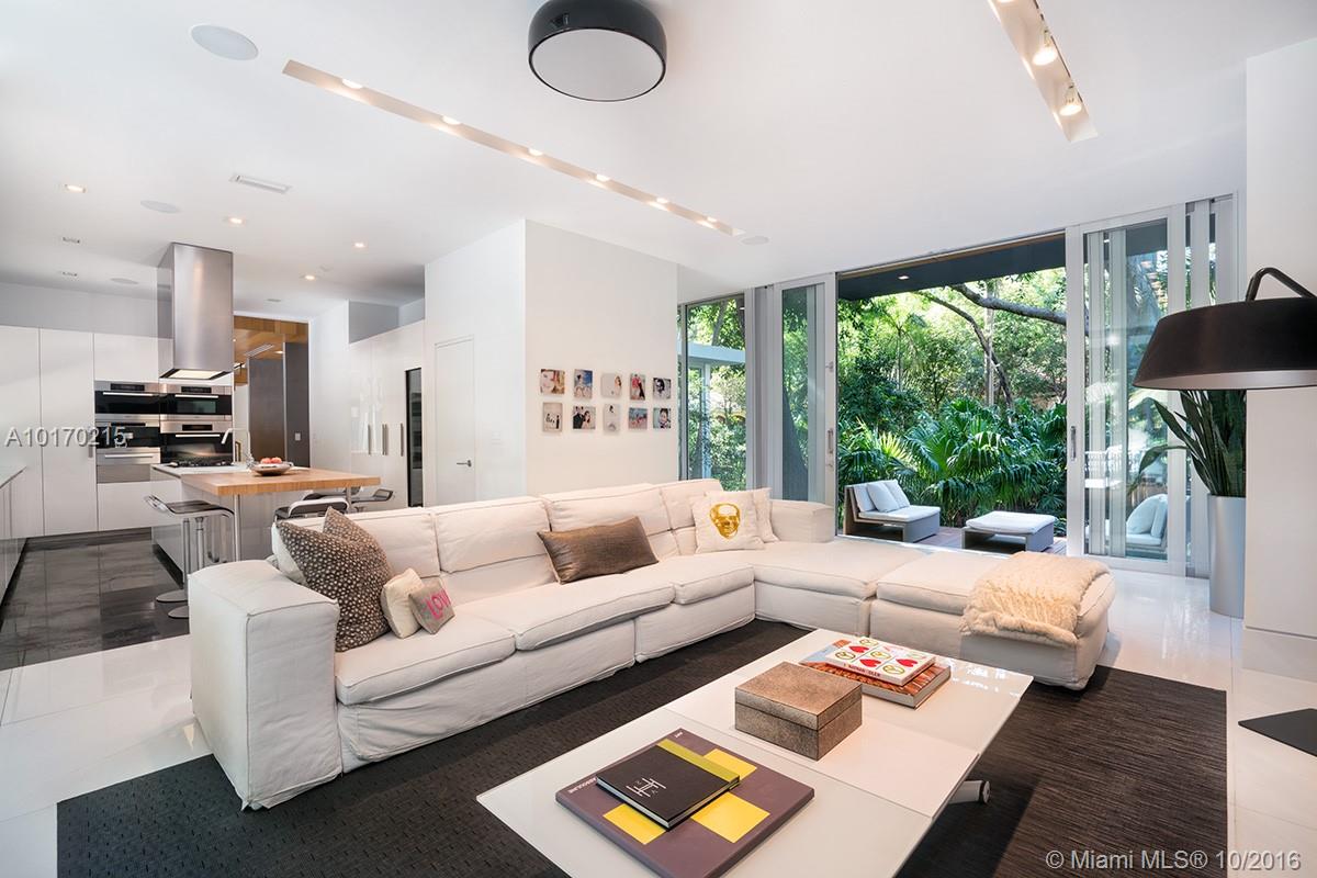 BISCAYNE CAMP - Residential