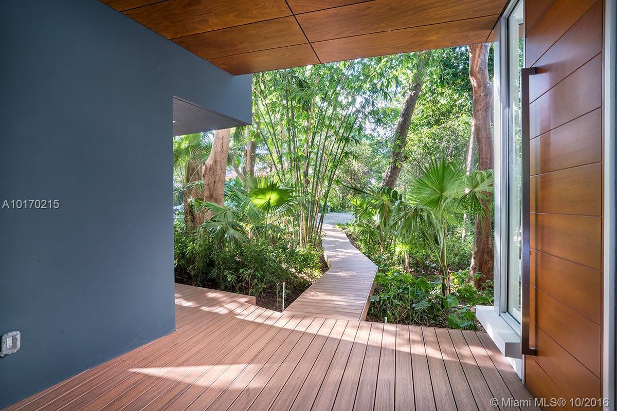 BISCAYNE CAMP - Residential