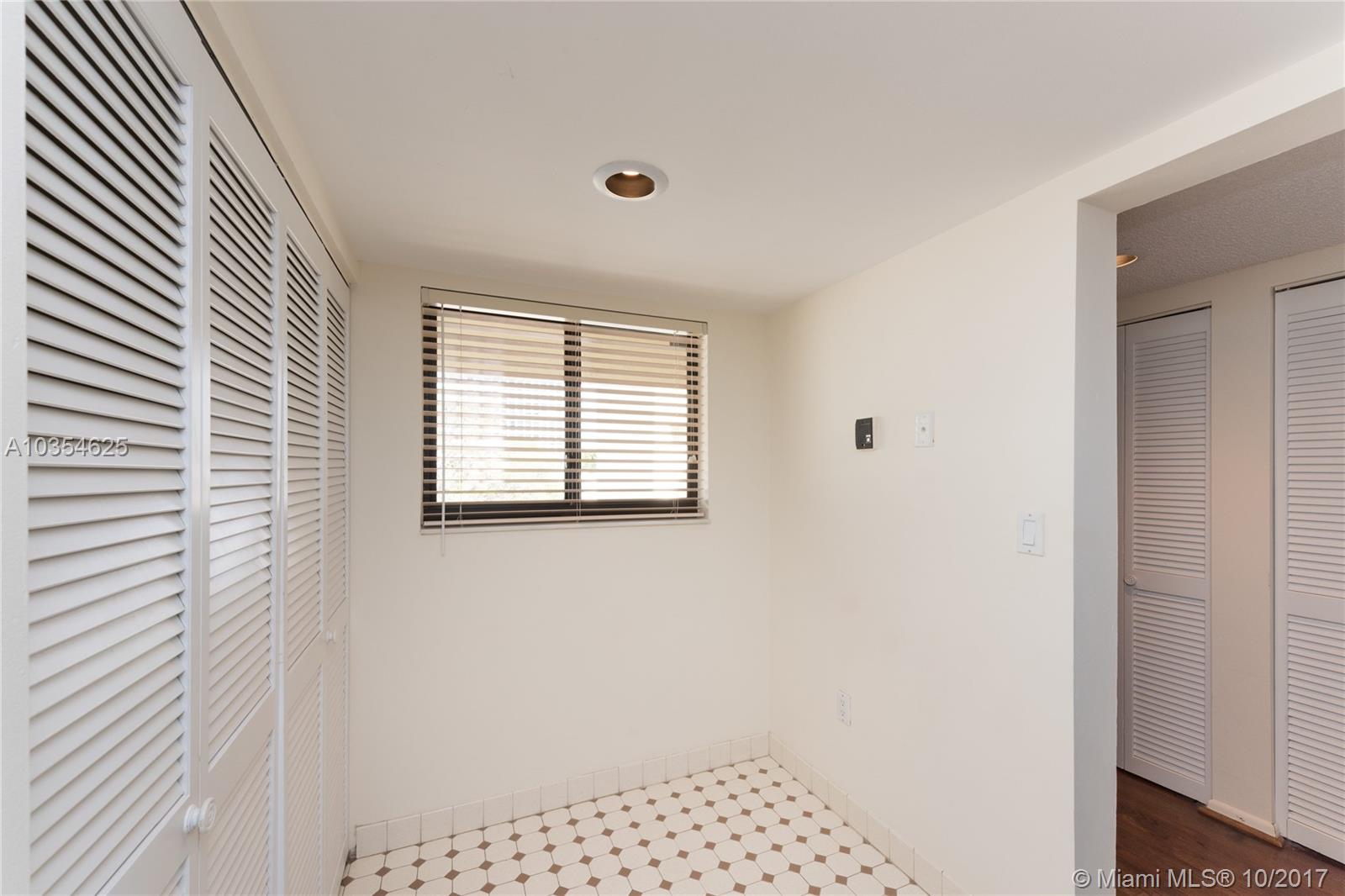 BILTMORE COURT VILLAS CON - Residential