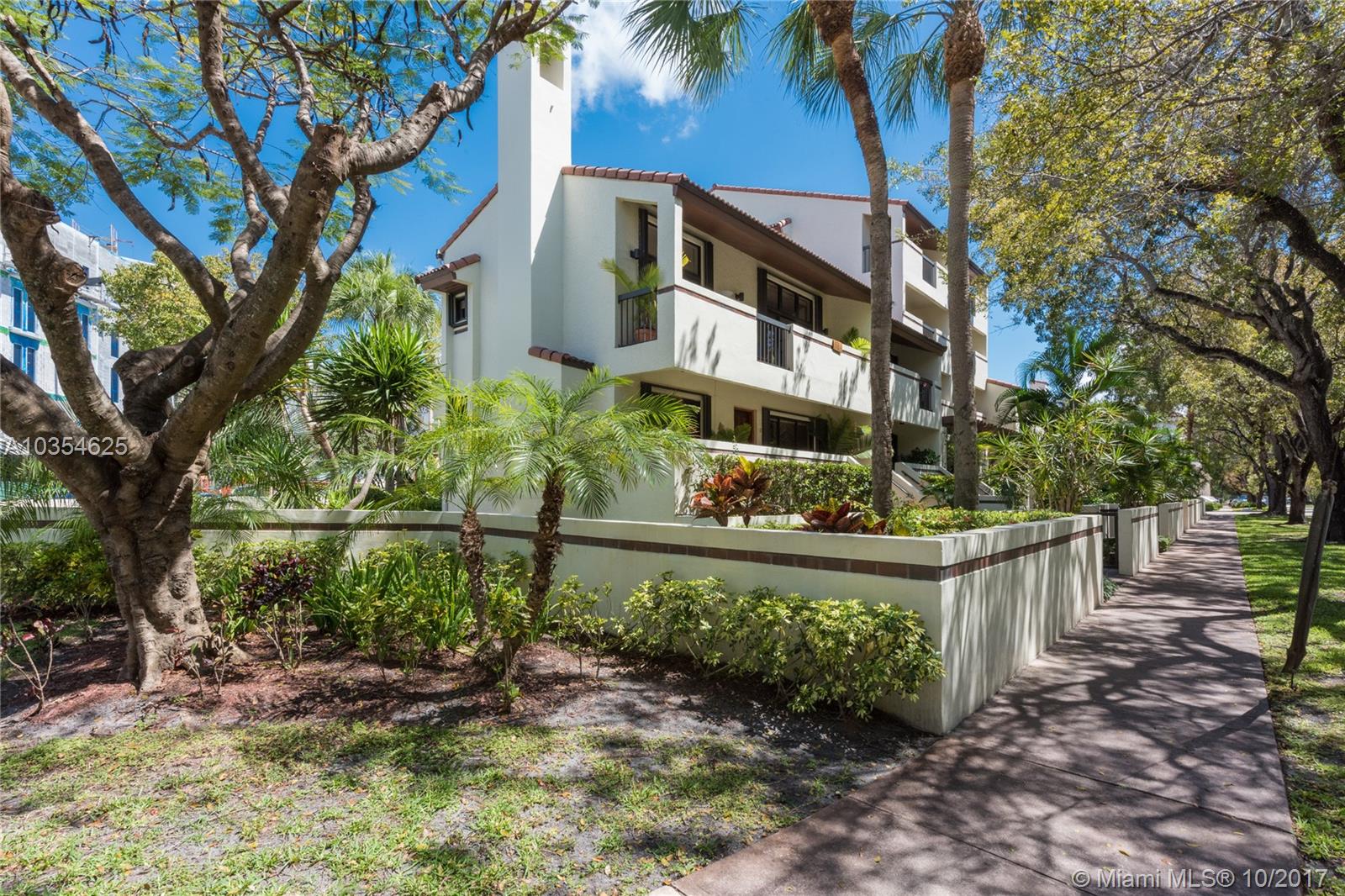 BILTMORE COURT VILLAS CON - Residential