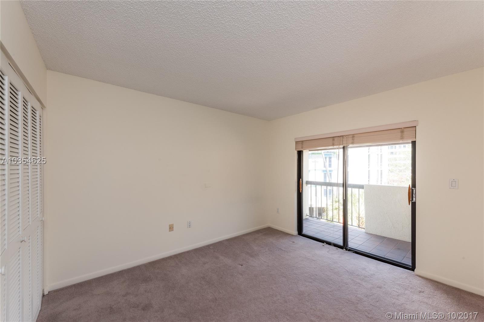 BILTMORE COURT VILLAS CON - Residential