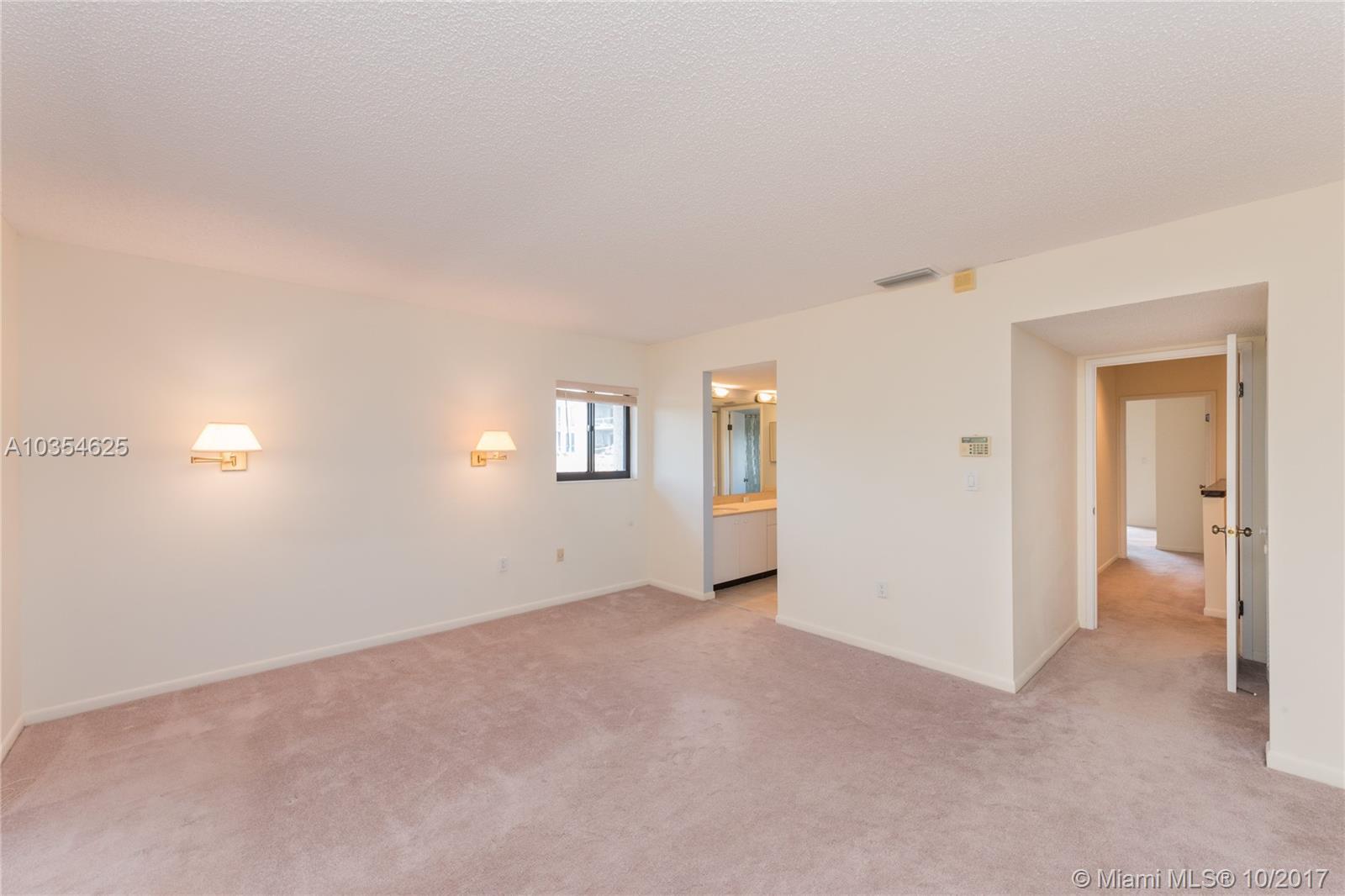 BILTMORE COURT VILLAS CON - Residential