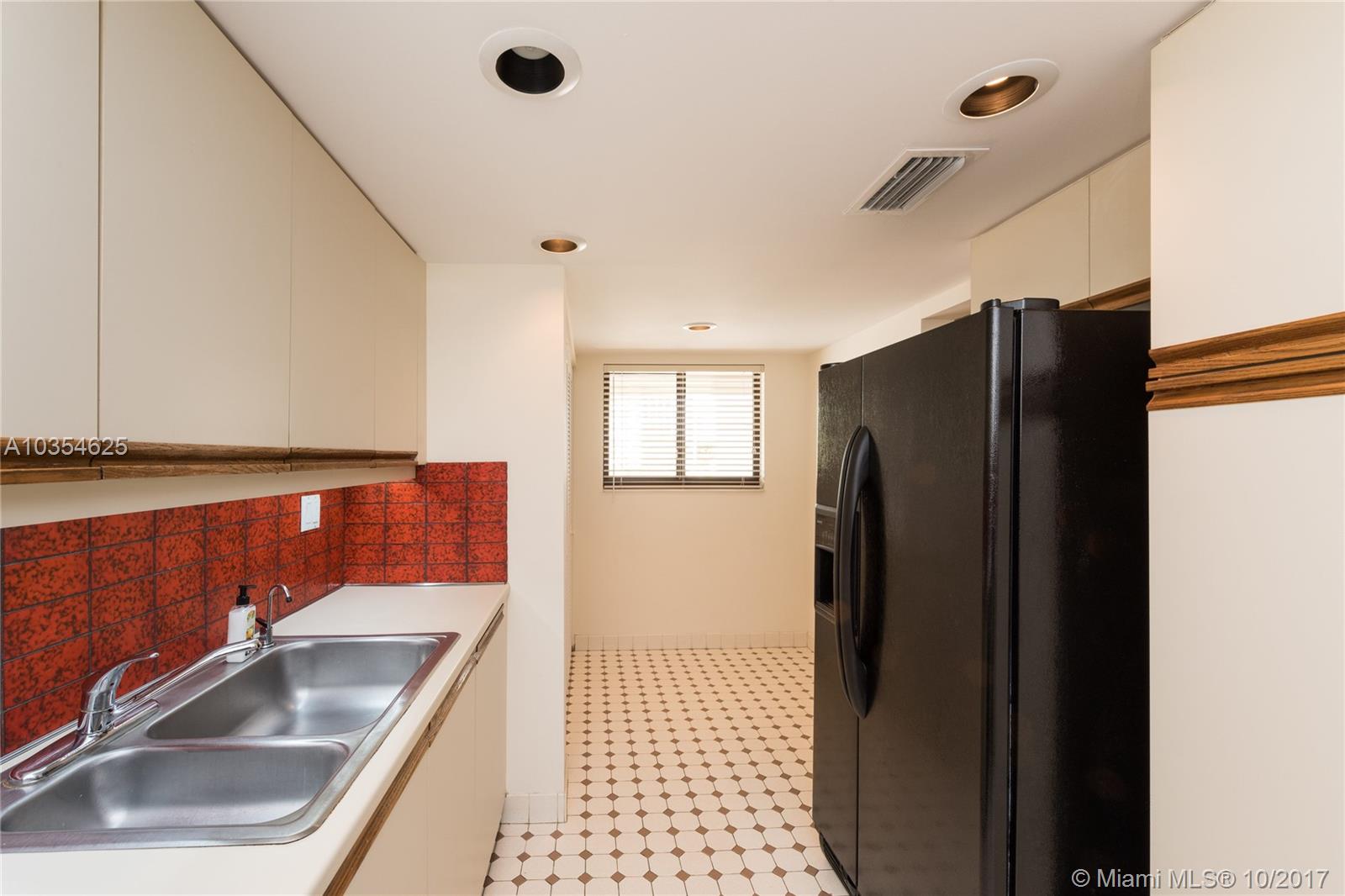 BILTMORE COURT VILLAS CON - Residential