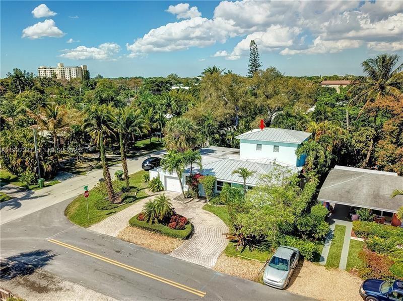 LAUDERDALE PARK 6-33 1/2 - Residential Lease