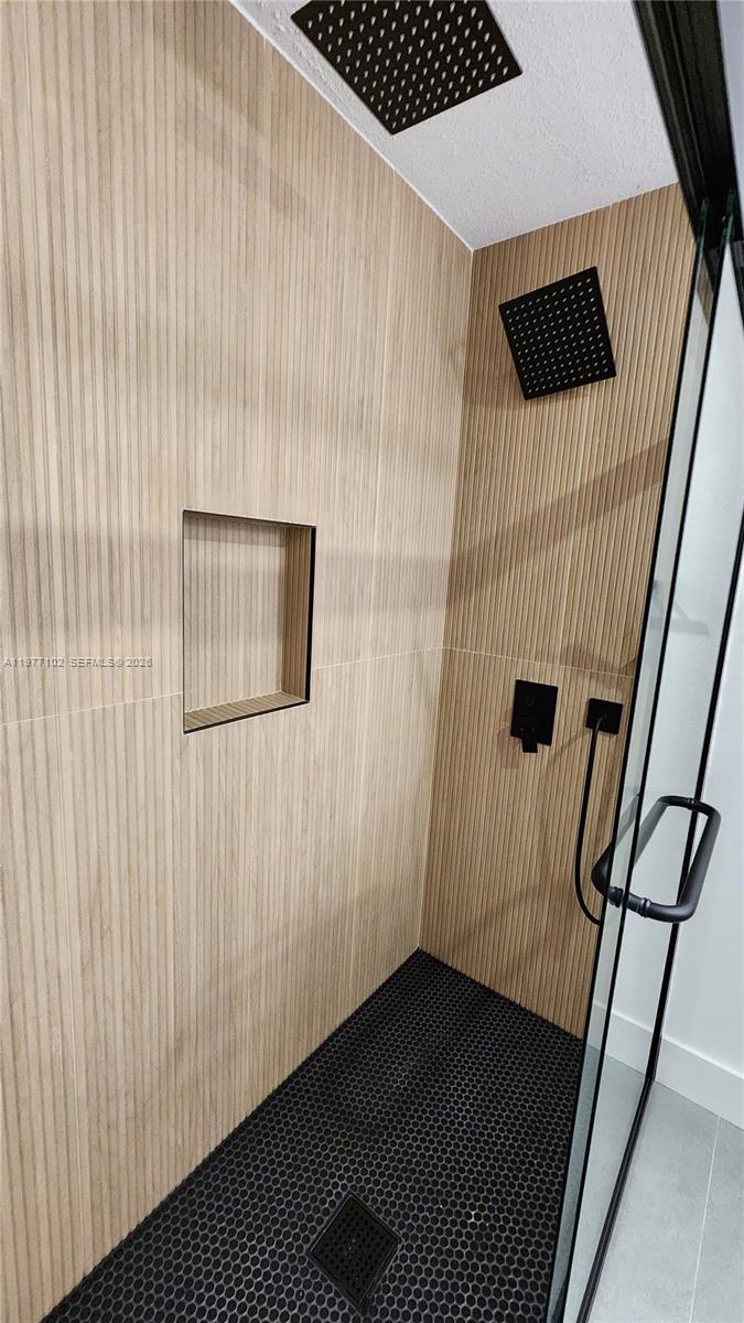 WEST PERRINE ADDN - Residential Lease