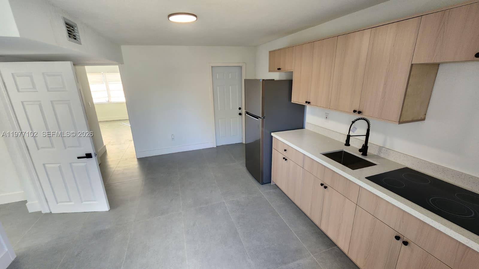 WEST PERRINE ADDN - Residential Lease