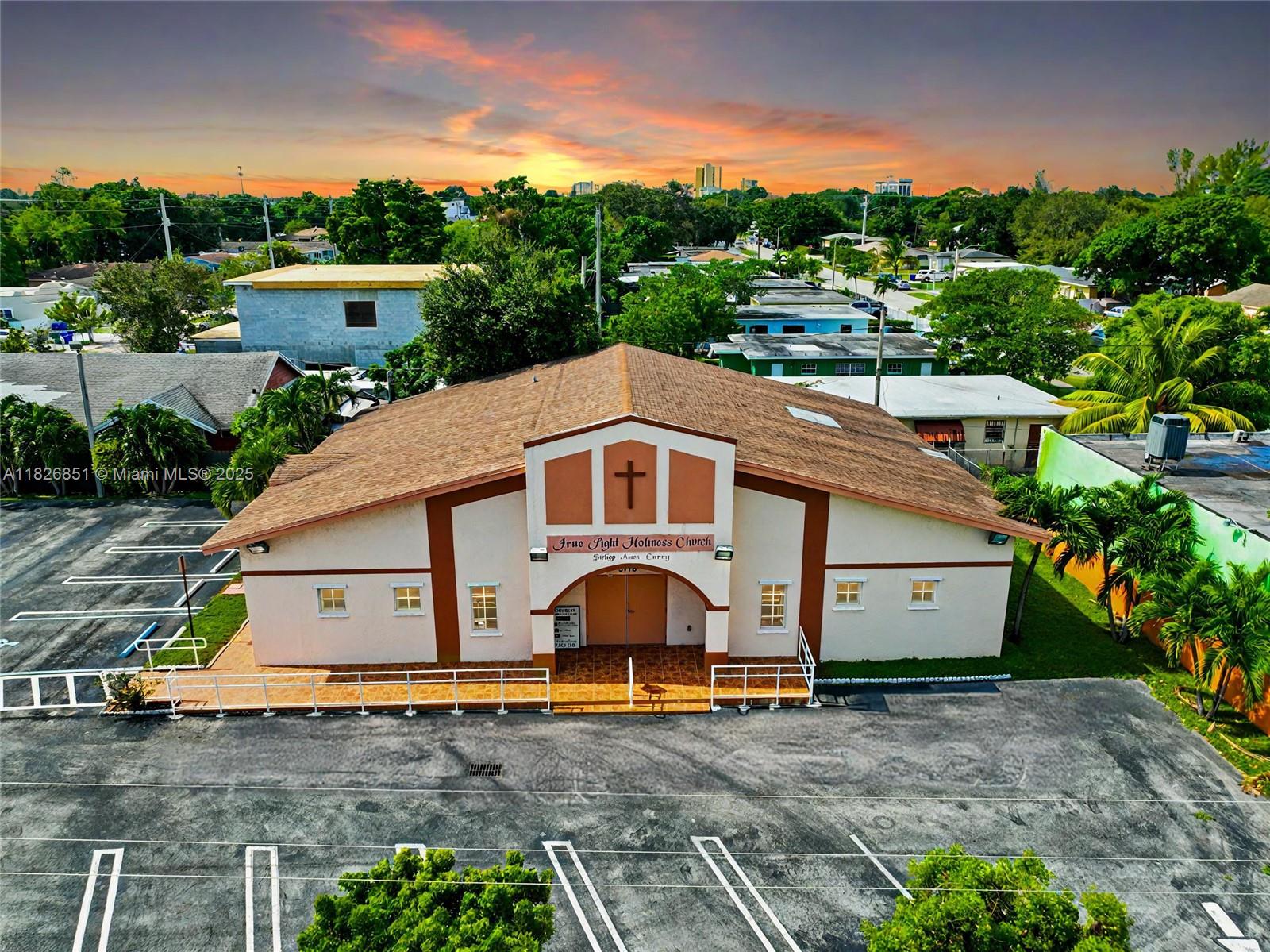 5176 NW 17th Ave