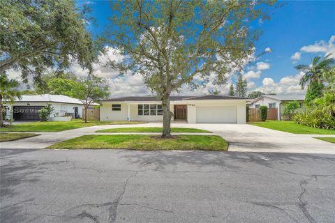 Photo of 5320 SW 8th St, Plantation, FL 33317 (MLS # A11842549)