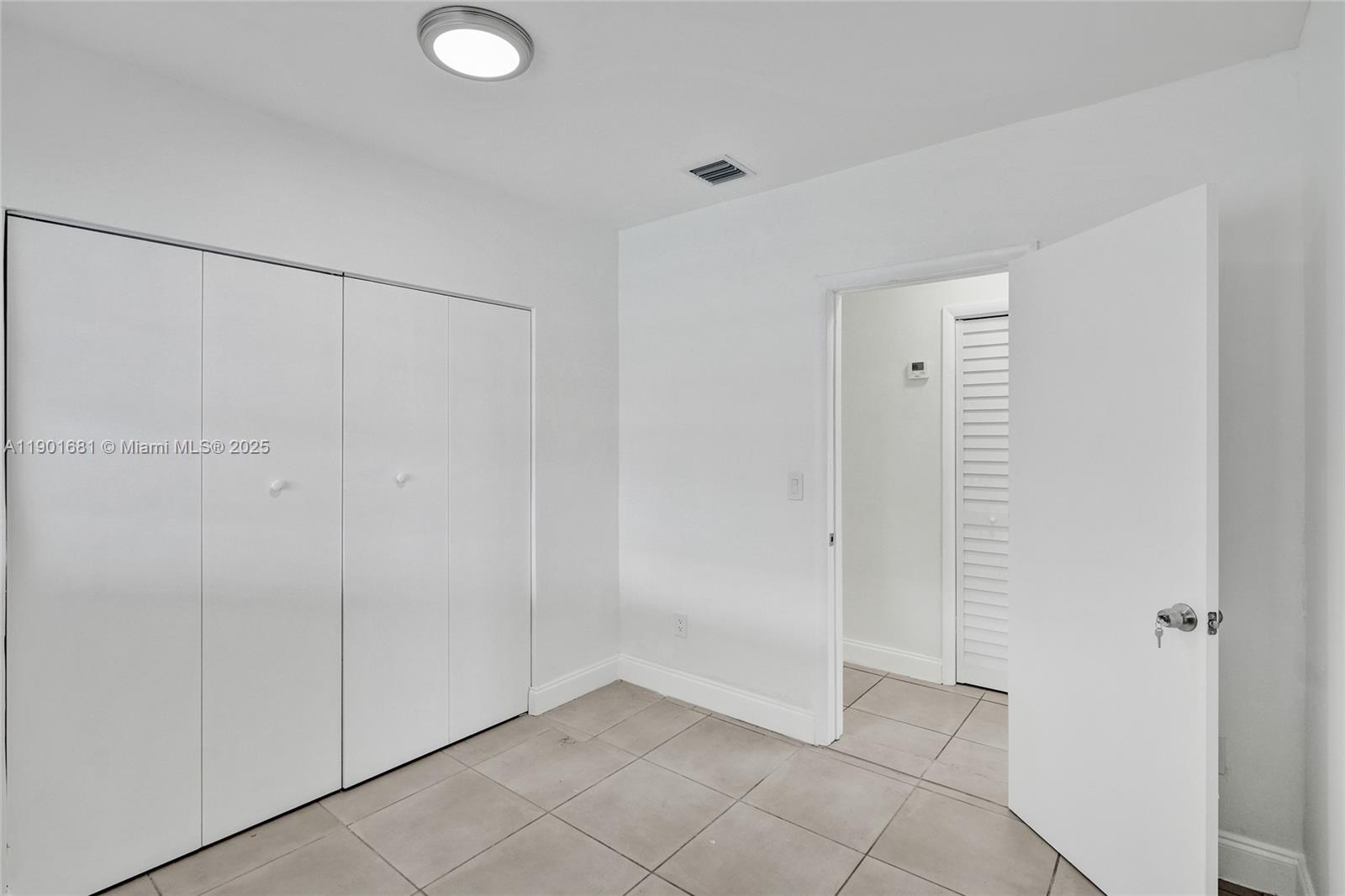 PALM SPRINGS SUB SEC A 4T - Residential Lease