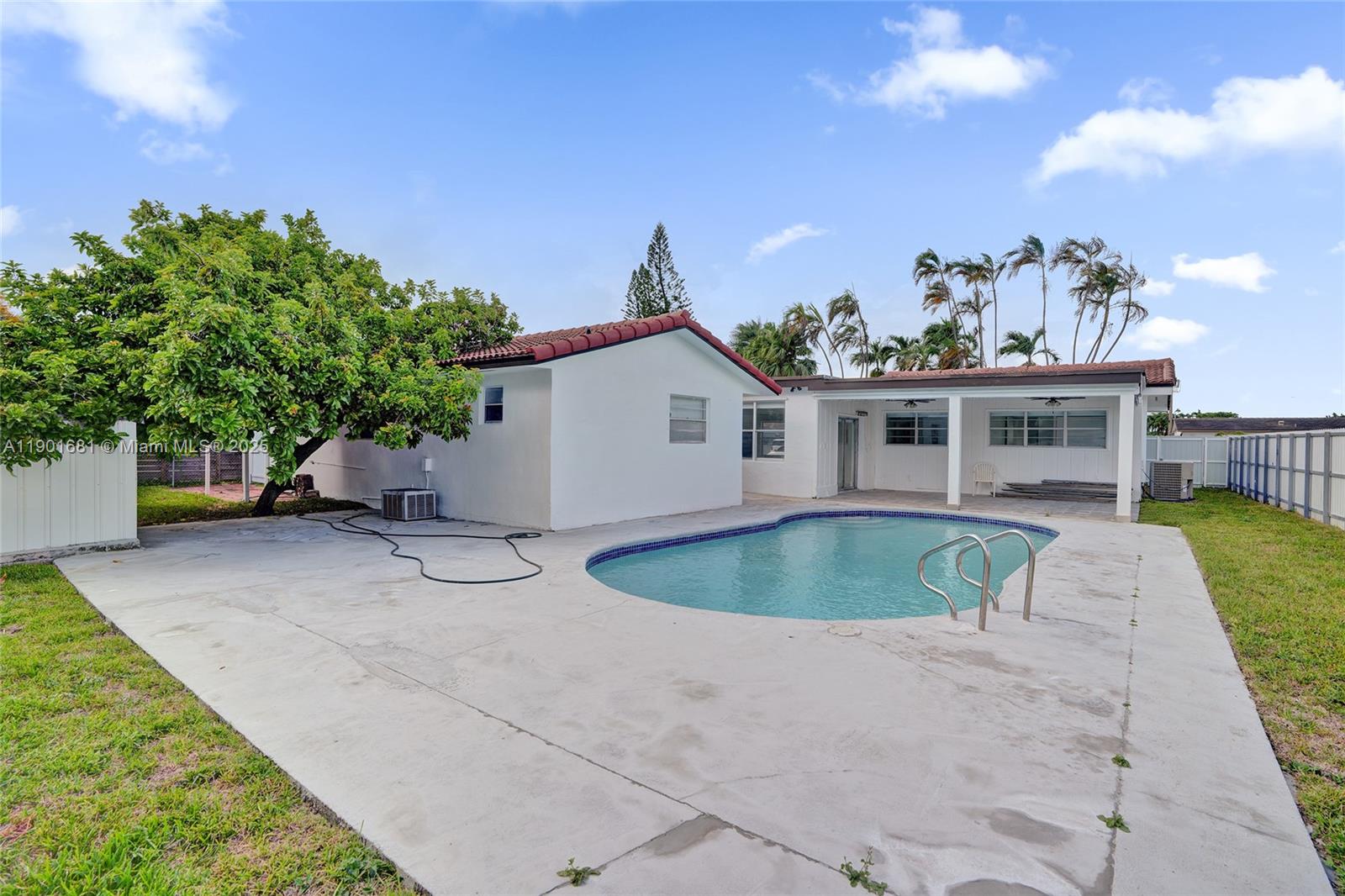 PALM SPRINGS SUB SEC A 4T - Residential Lease