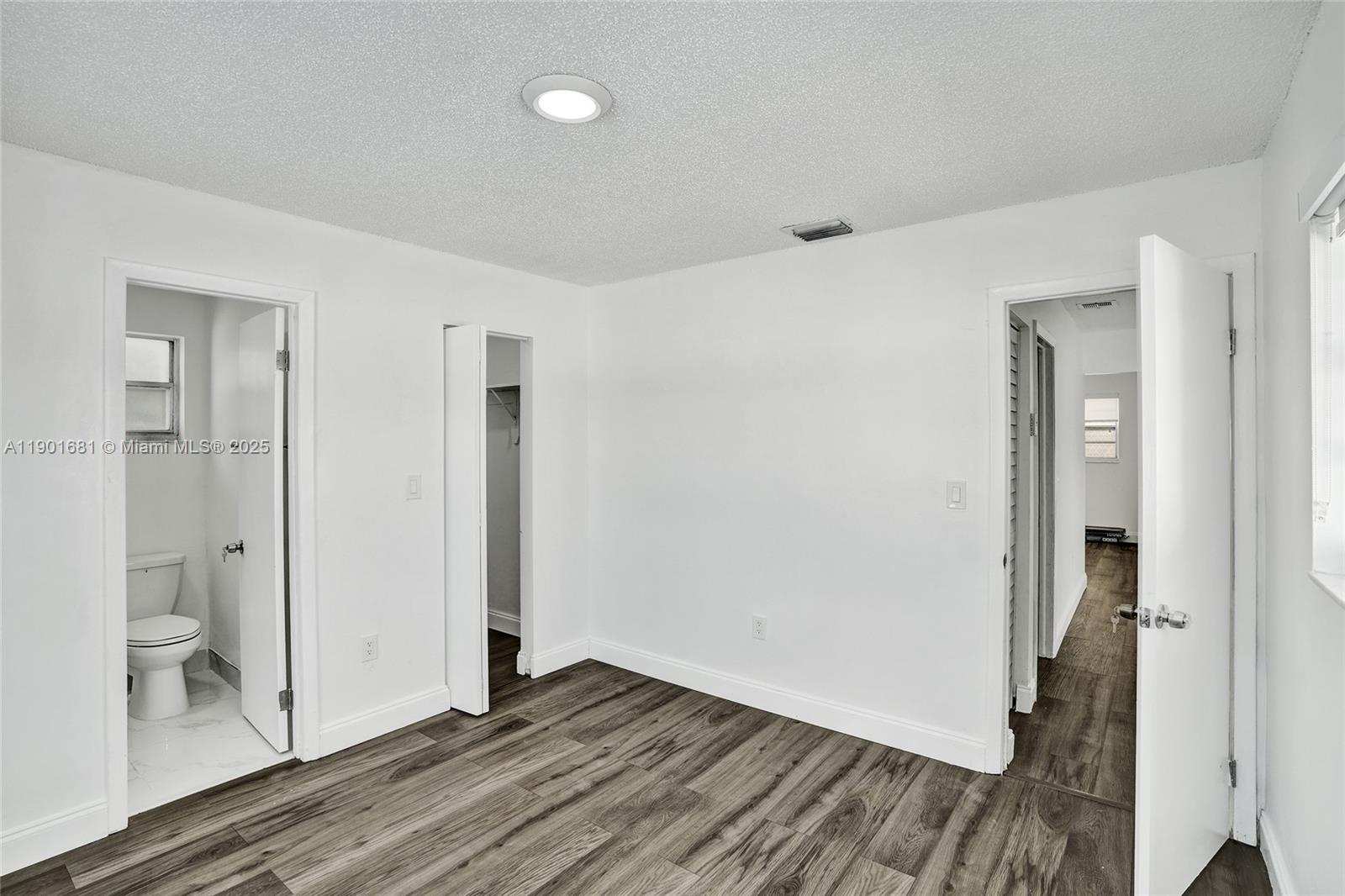 PALM SPRINGS SUB SEC A 4T - Residential Lease