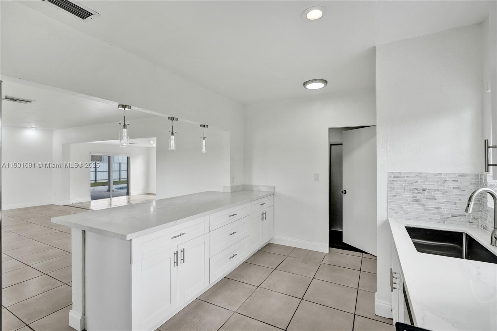 PALM SPRINGS SUB SEC A 4T - Residential Lease