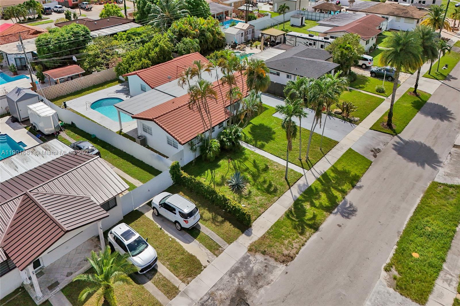 PALM SPRINGS SUB SEC A 4T - Residential Lease