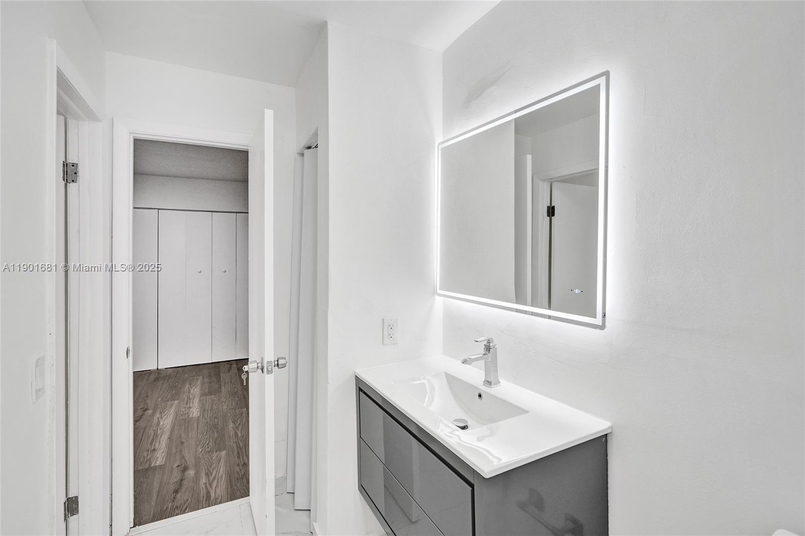 PALM SPRINGS SUB SEC A 4T - Residential Lease