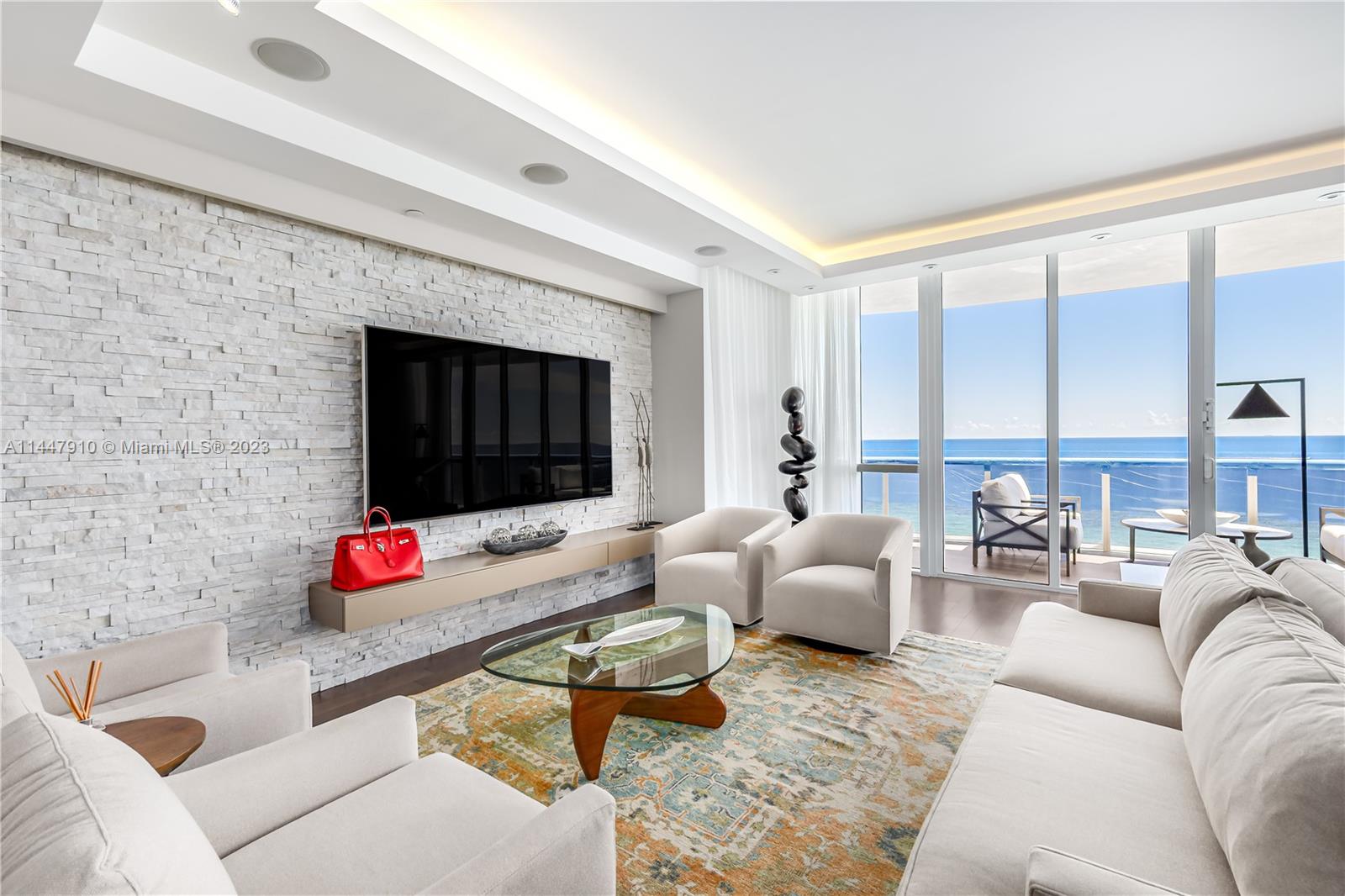 TDR TOWER III CONDO - Residential