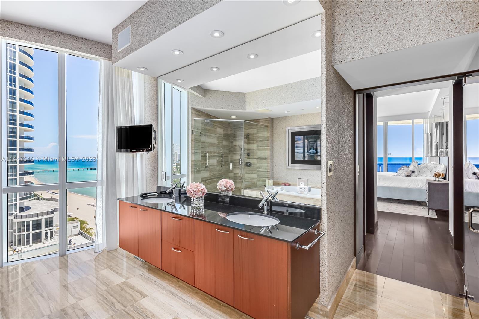 TDR TOWER III CONDO - Residential