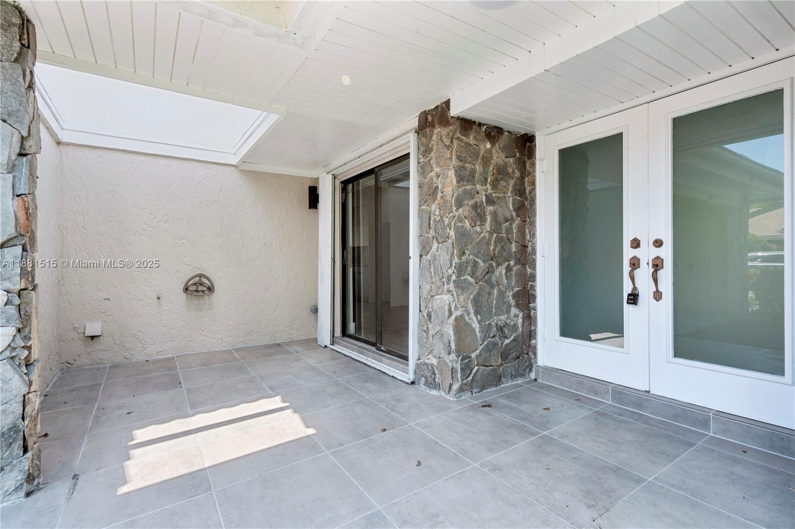 The Villa Residences Of Em - Residential Lease