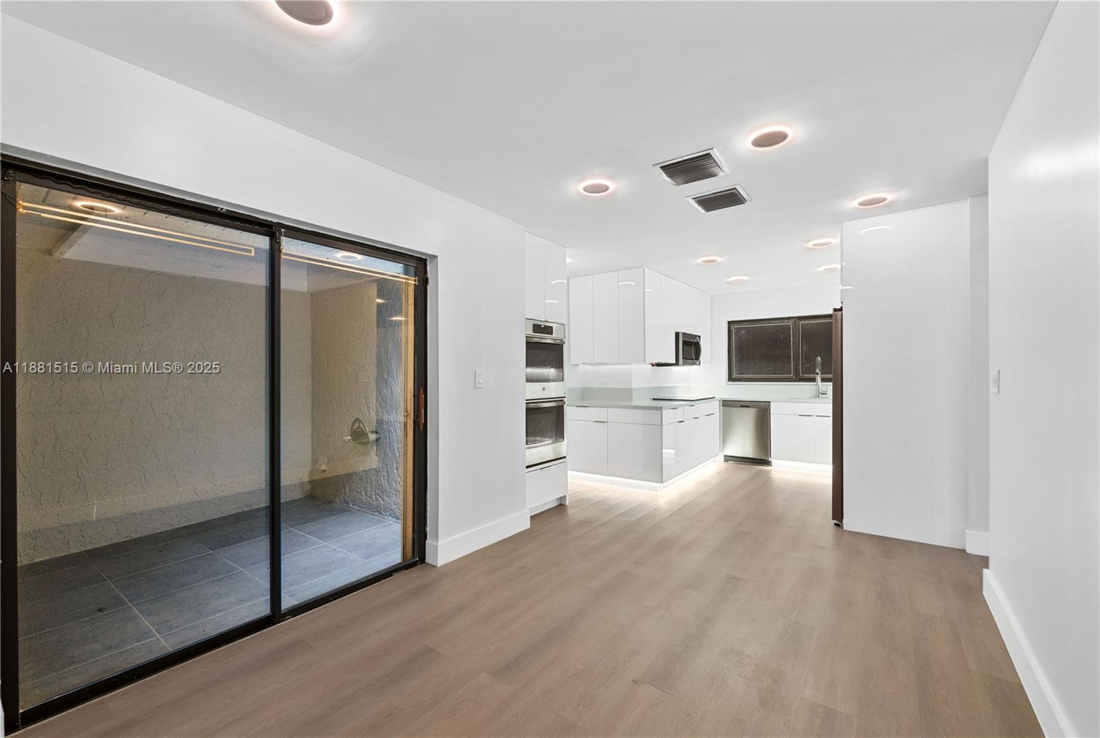 The Villa Residences Of Em - Residential Lease