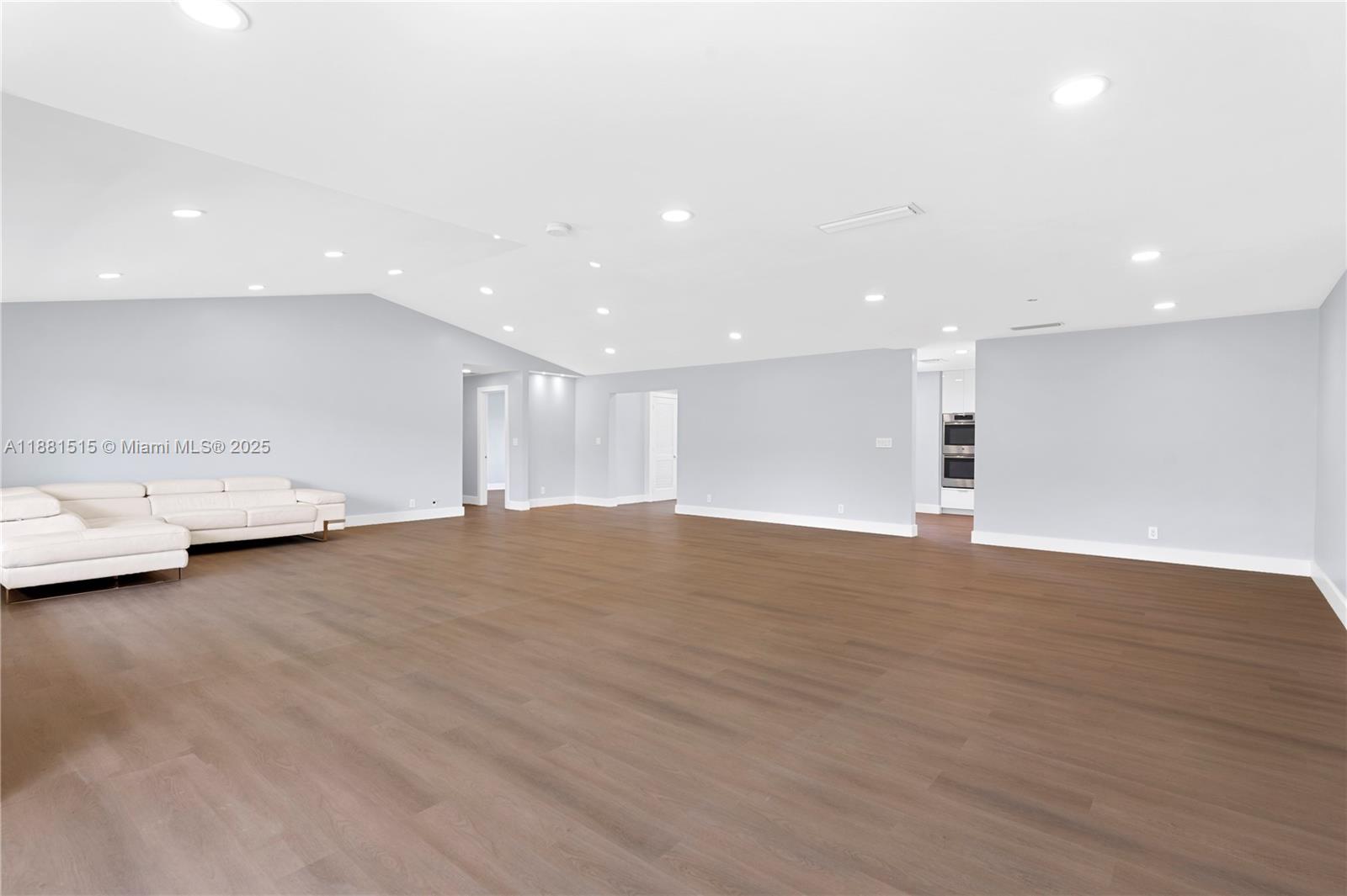 The Villa Residences Of Em - Residential Lease