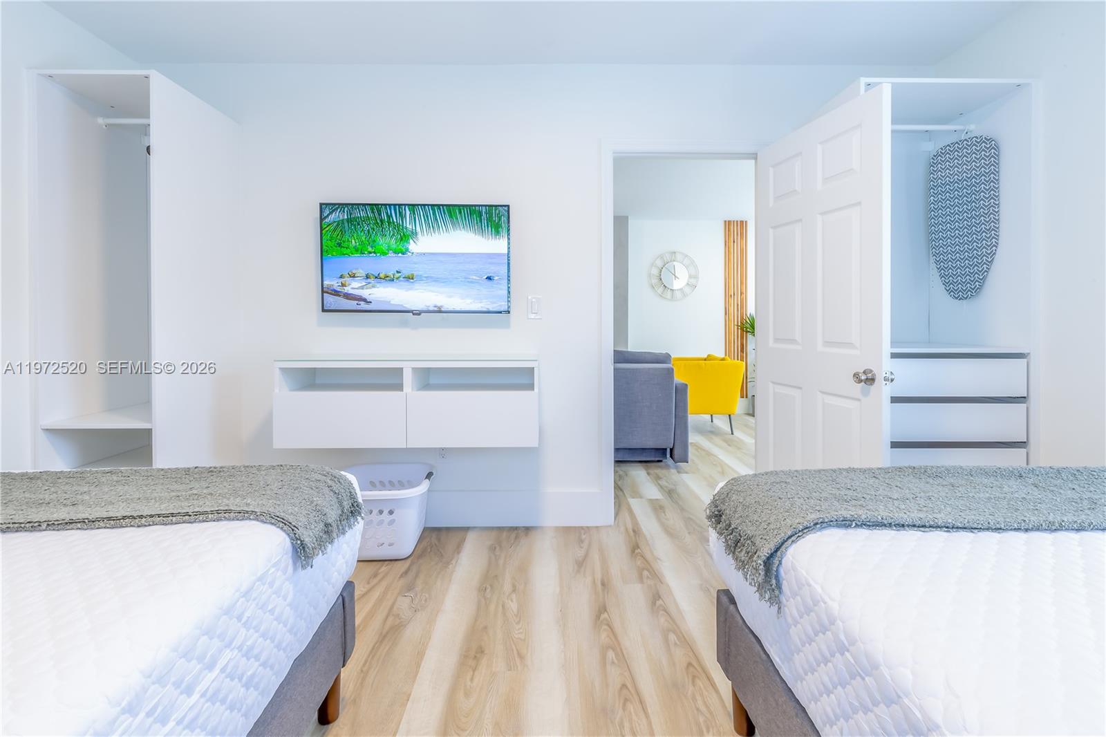 KENWOOD SUB - Residential Income