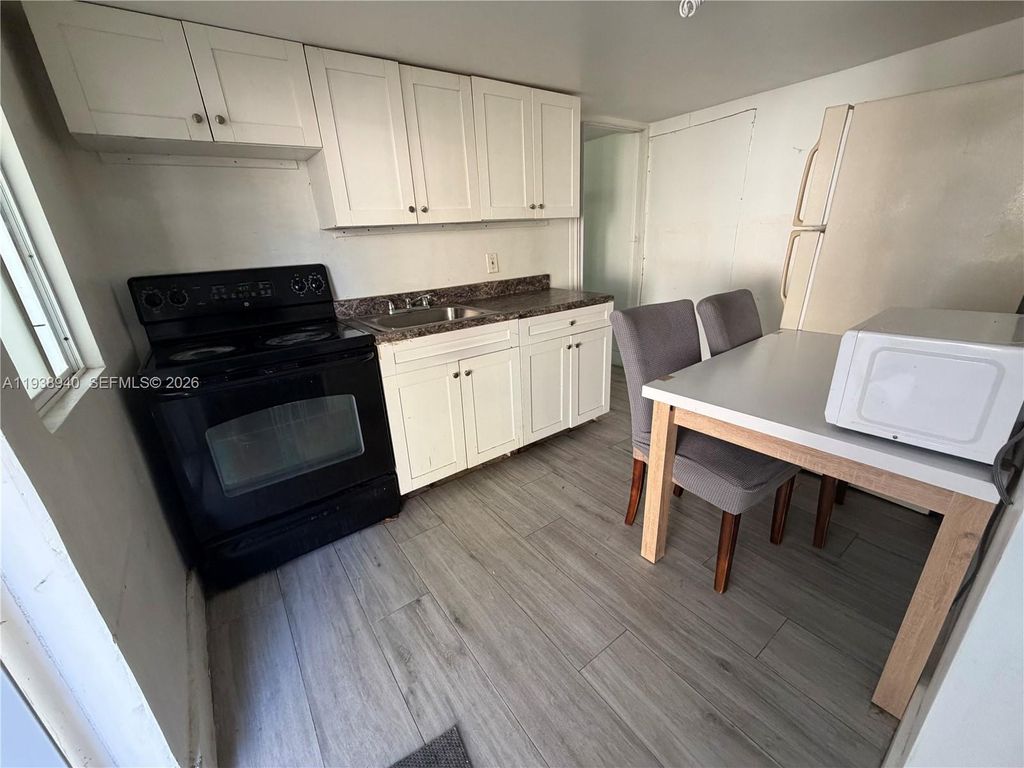 Photo of 1XX0 SW 2X Ave #D, Fort Lauderdale, FL 33312 (MLS # A11938940)