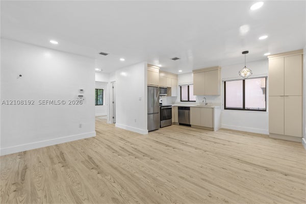 424 NW 53RD ST, MIAMI, FL 33127 - Image 049661bbe2804e16e9facee7e8af6e4d/3356401006
