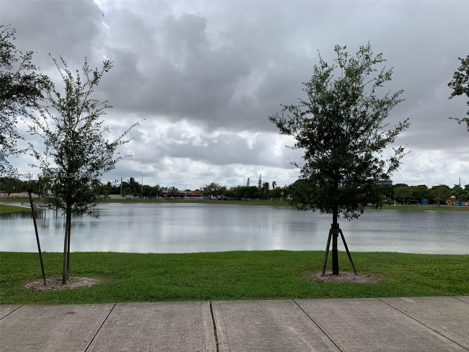 PARK LAKE VILG CONDO PHS - Residential Lease