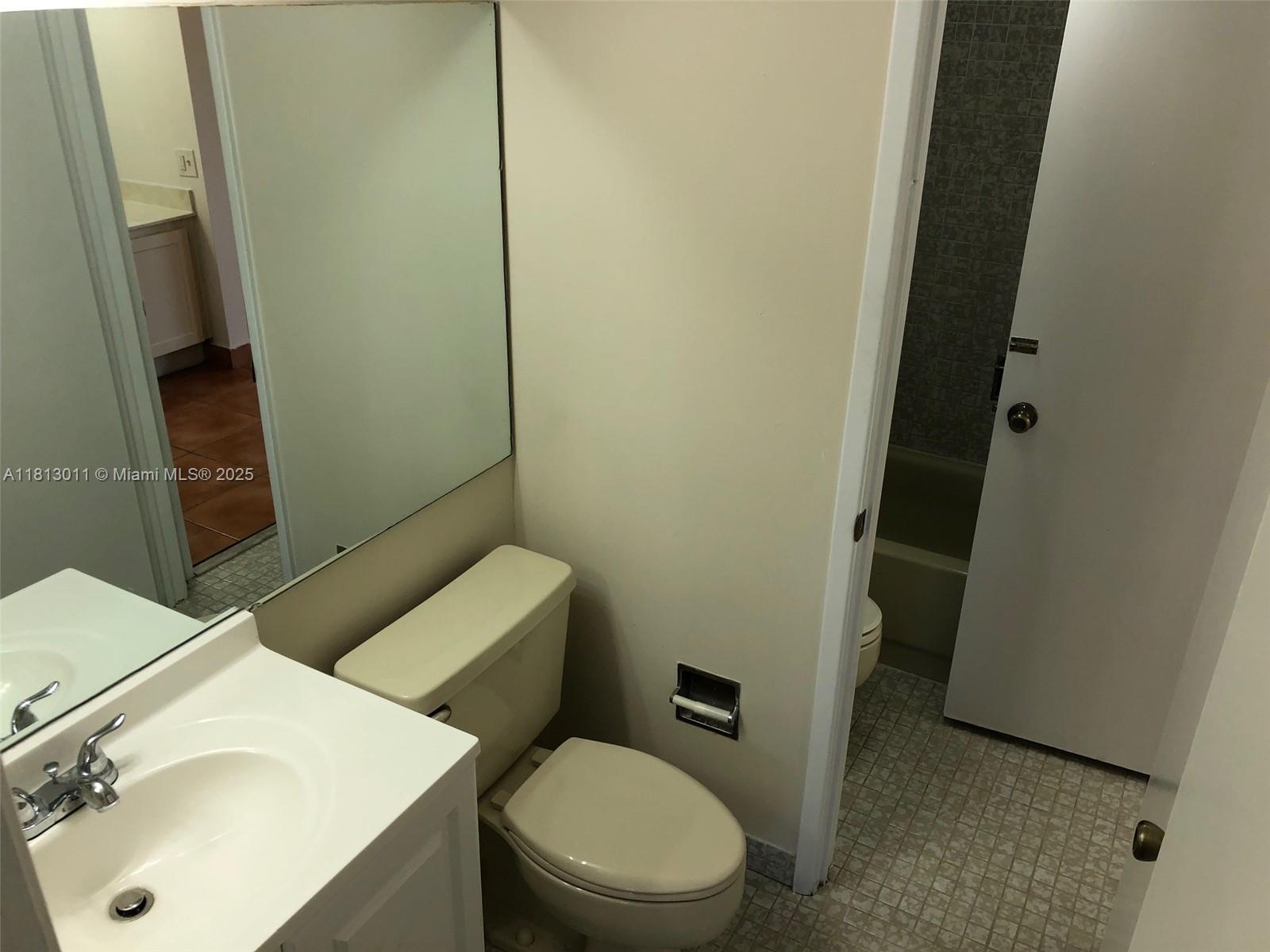 PARK LAKE VILG CONDO PHS - Residential Lease
